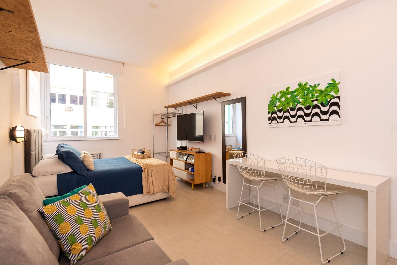 image-housing-carousel