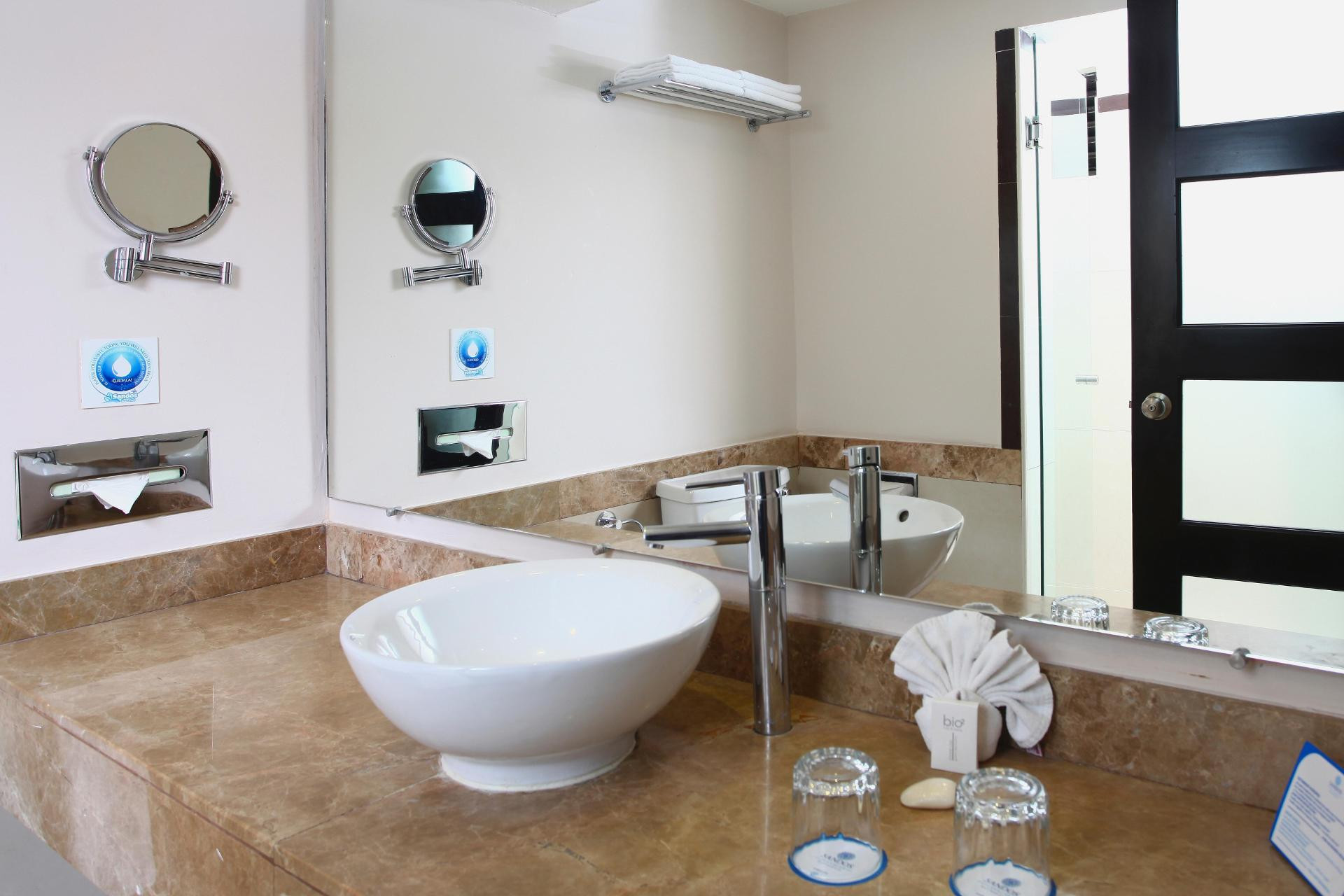 RIVIERA KING JUNIOR SUITE 2 ADULTOS