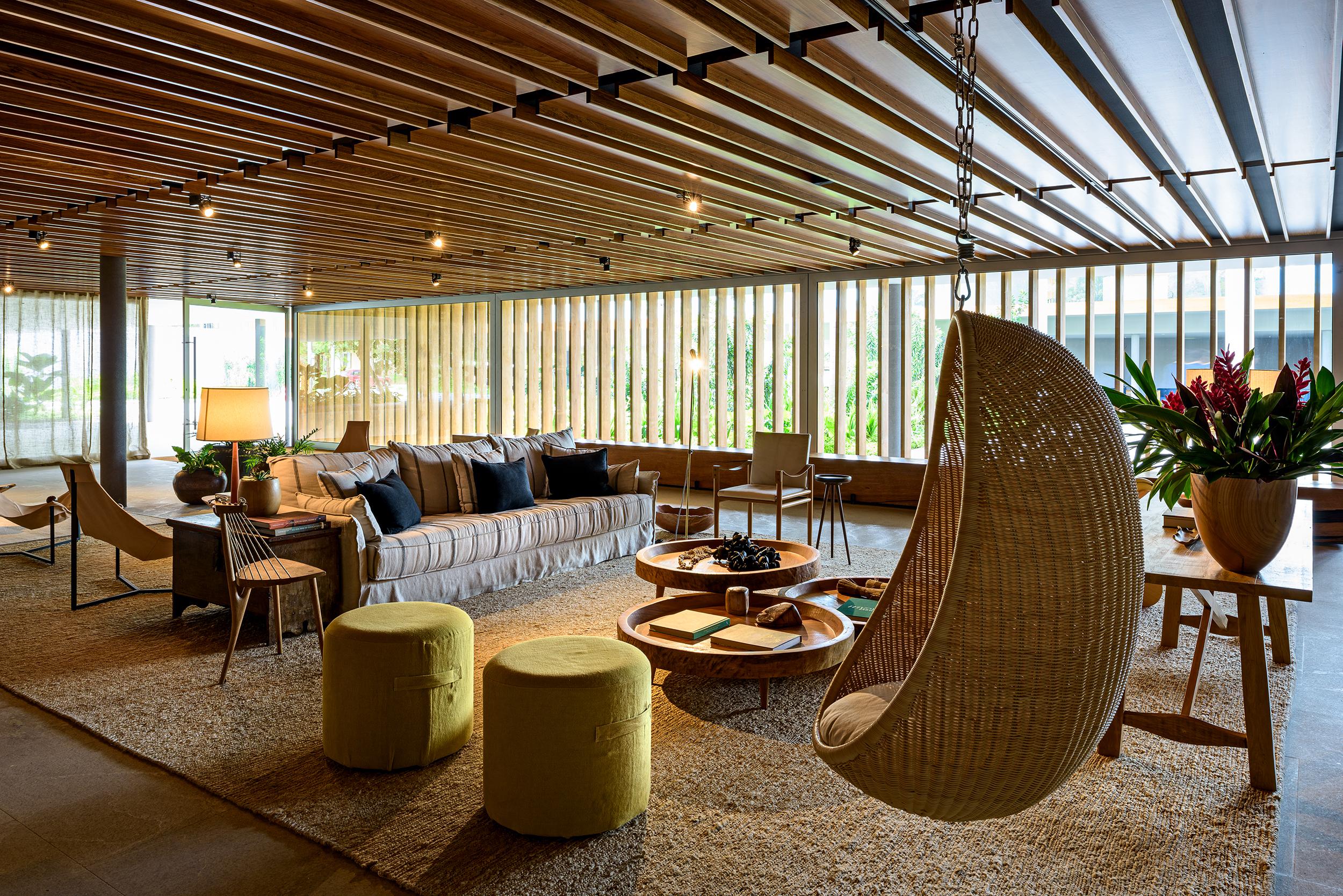 image-housing-carousel