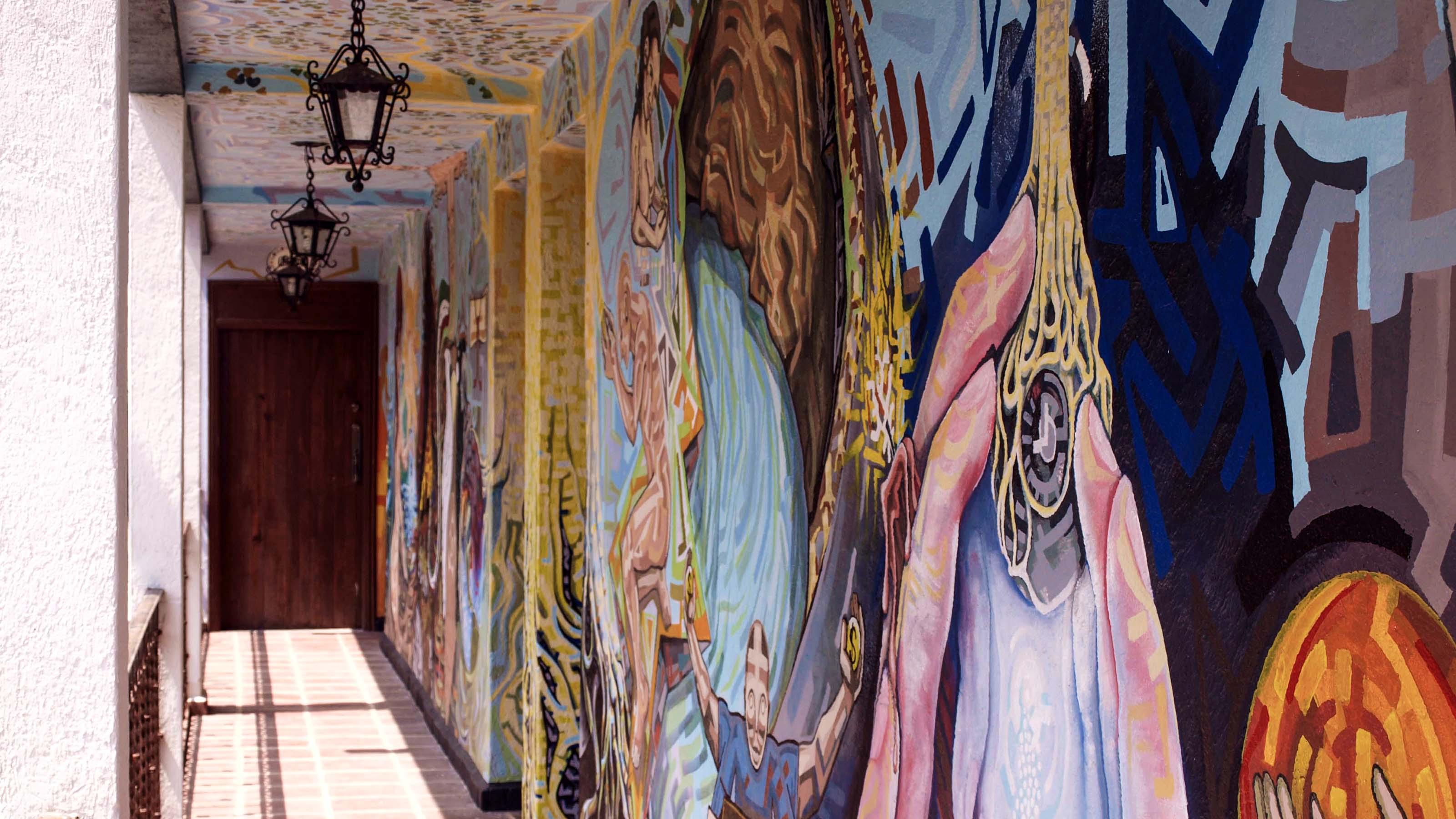 image-housing-carousel