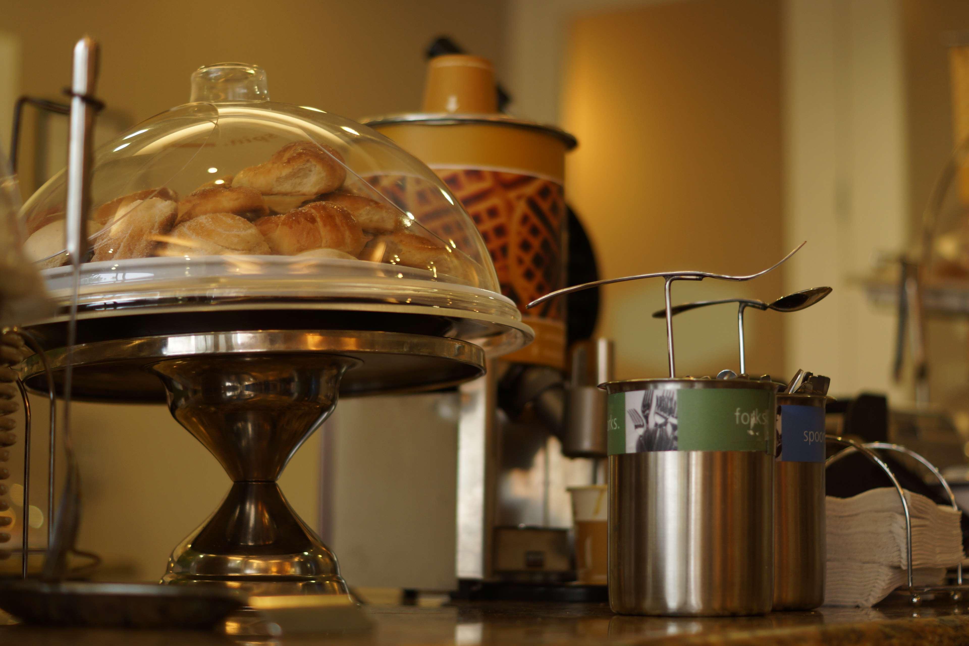 image-housing-carousel