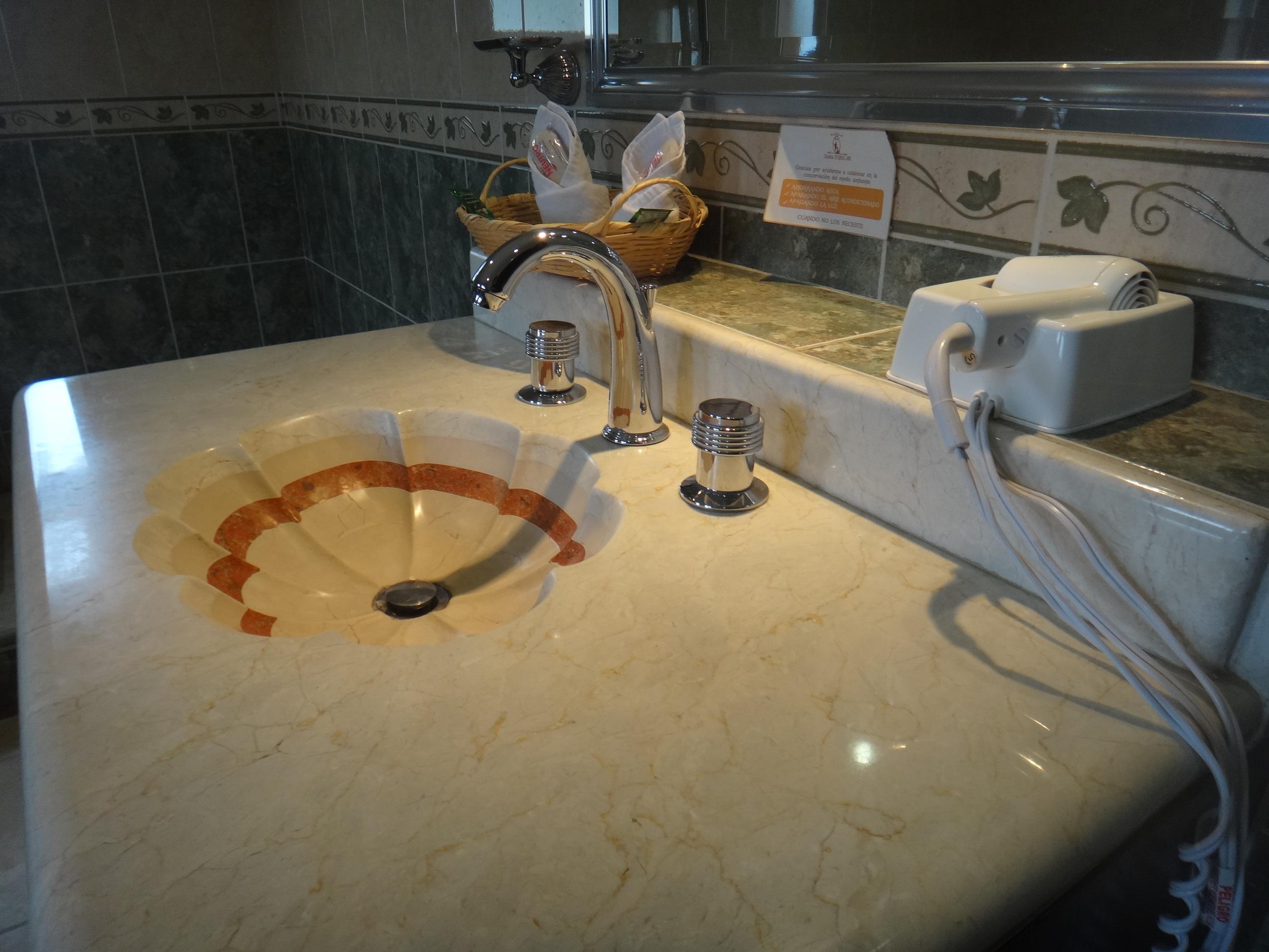 image-housing-carousel