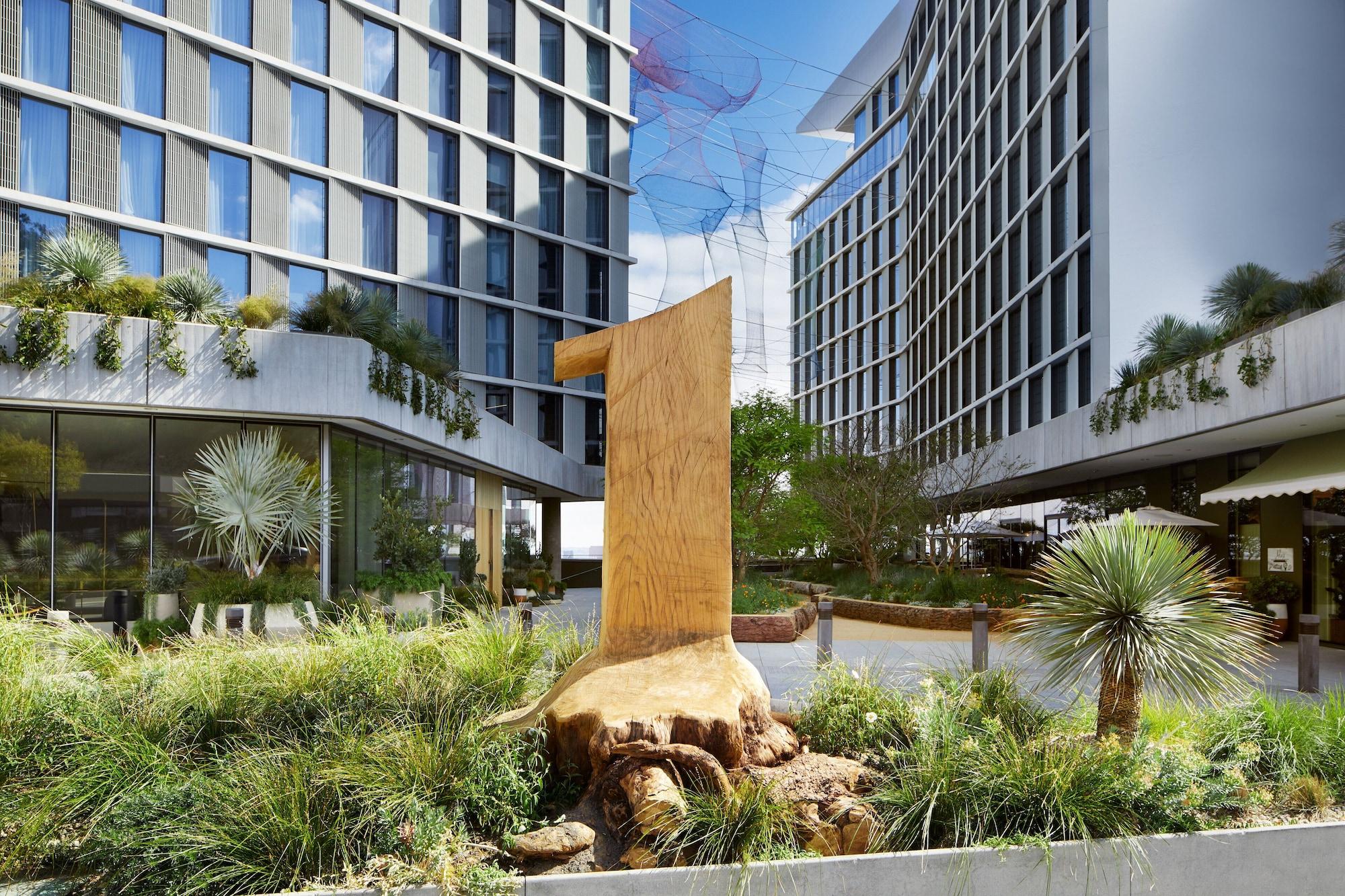 image-housing-carousel