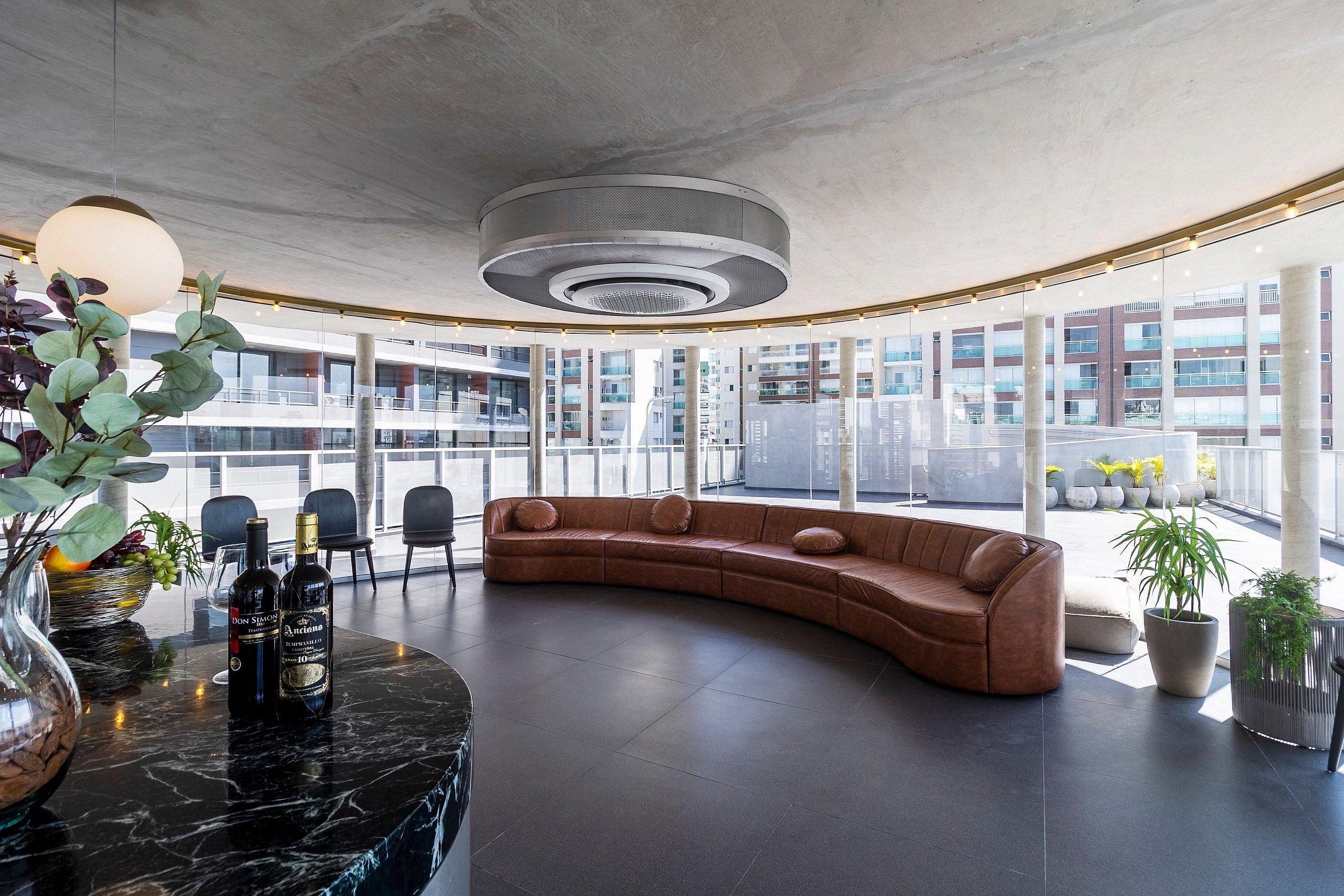 image-housing-carousel