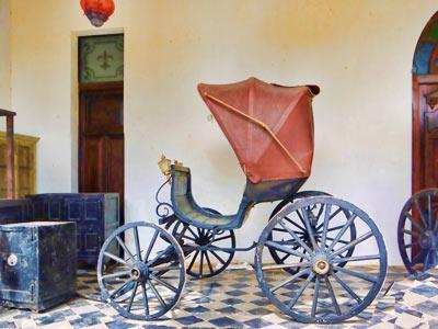 image-housing-carousel