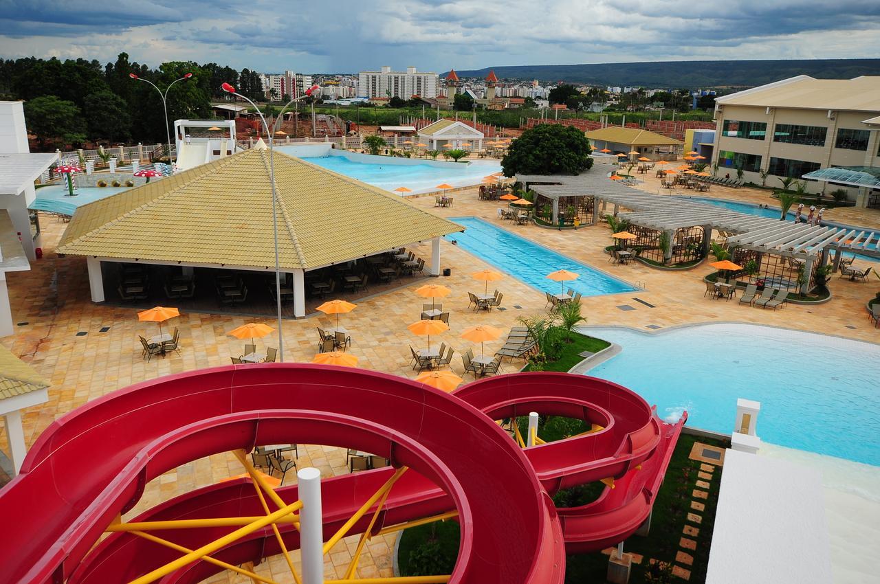 image-housing-carousel