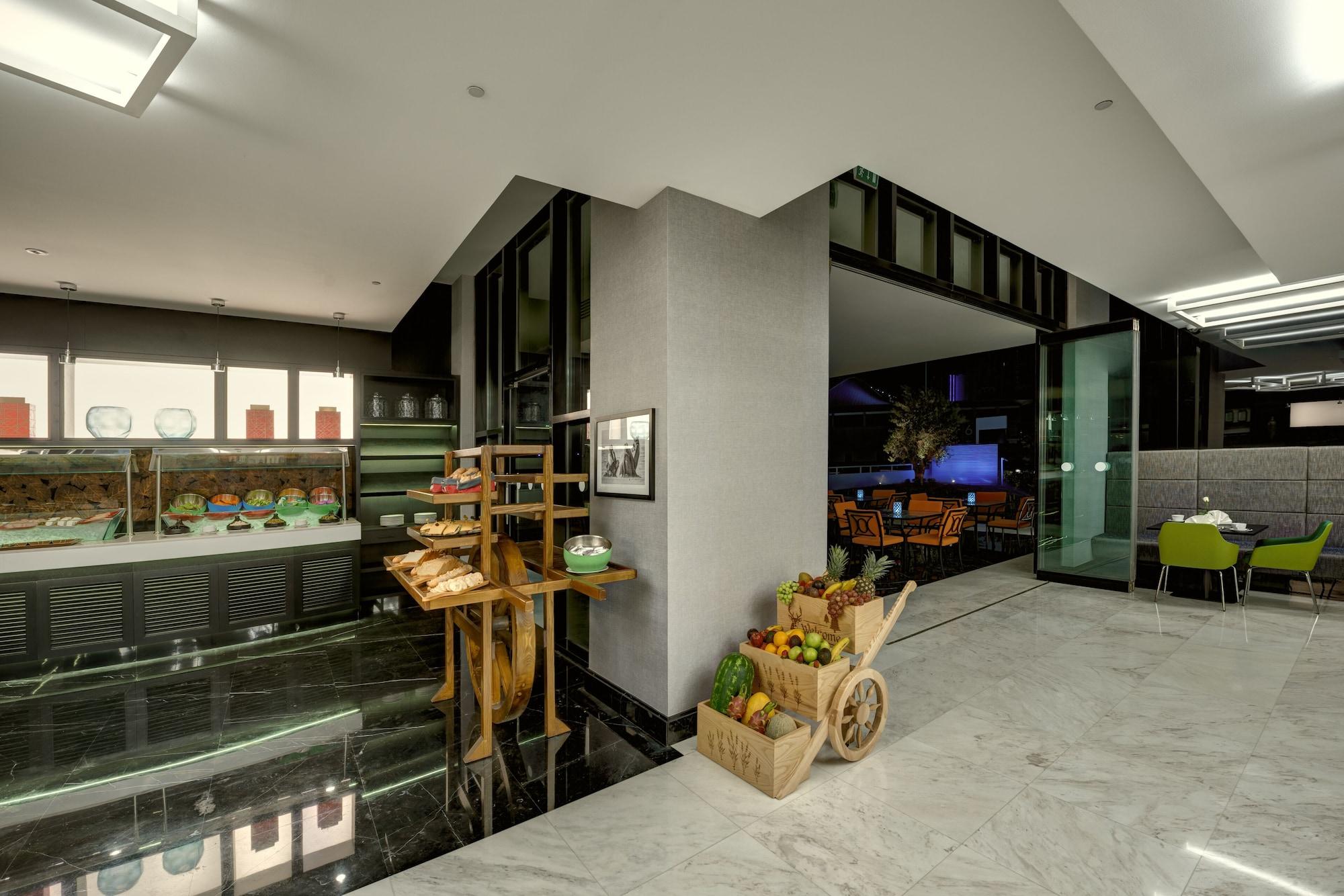 image-housing-carousel