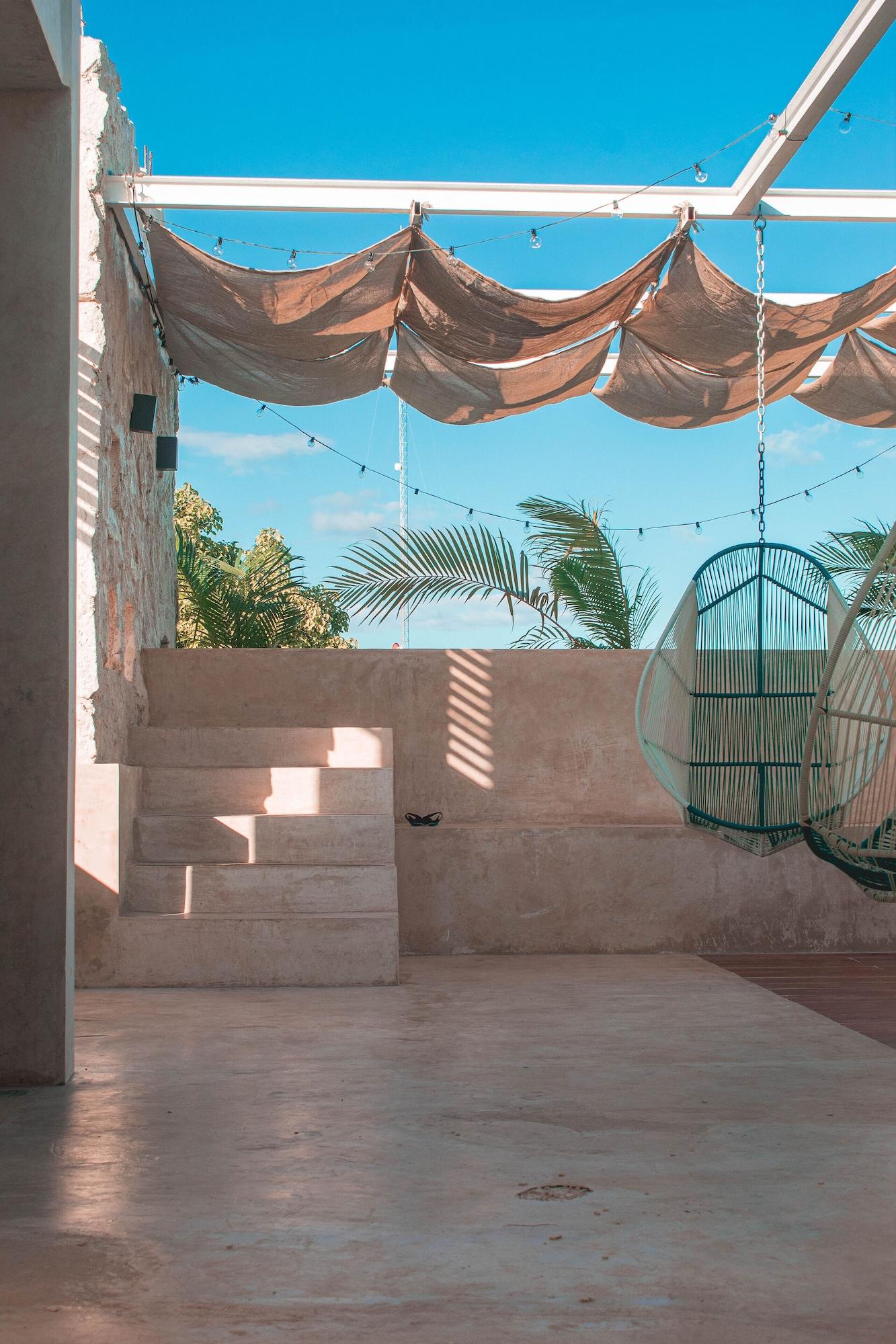 image-housing-carousel