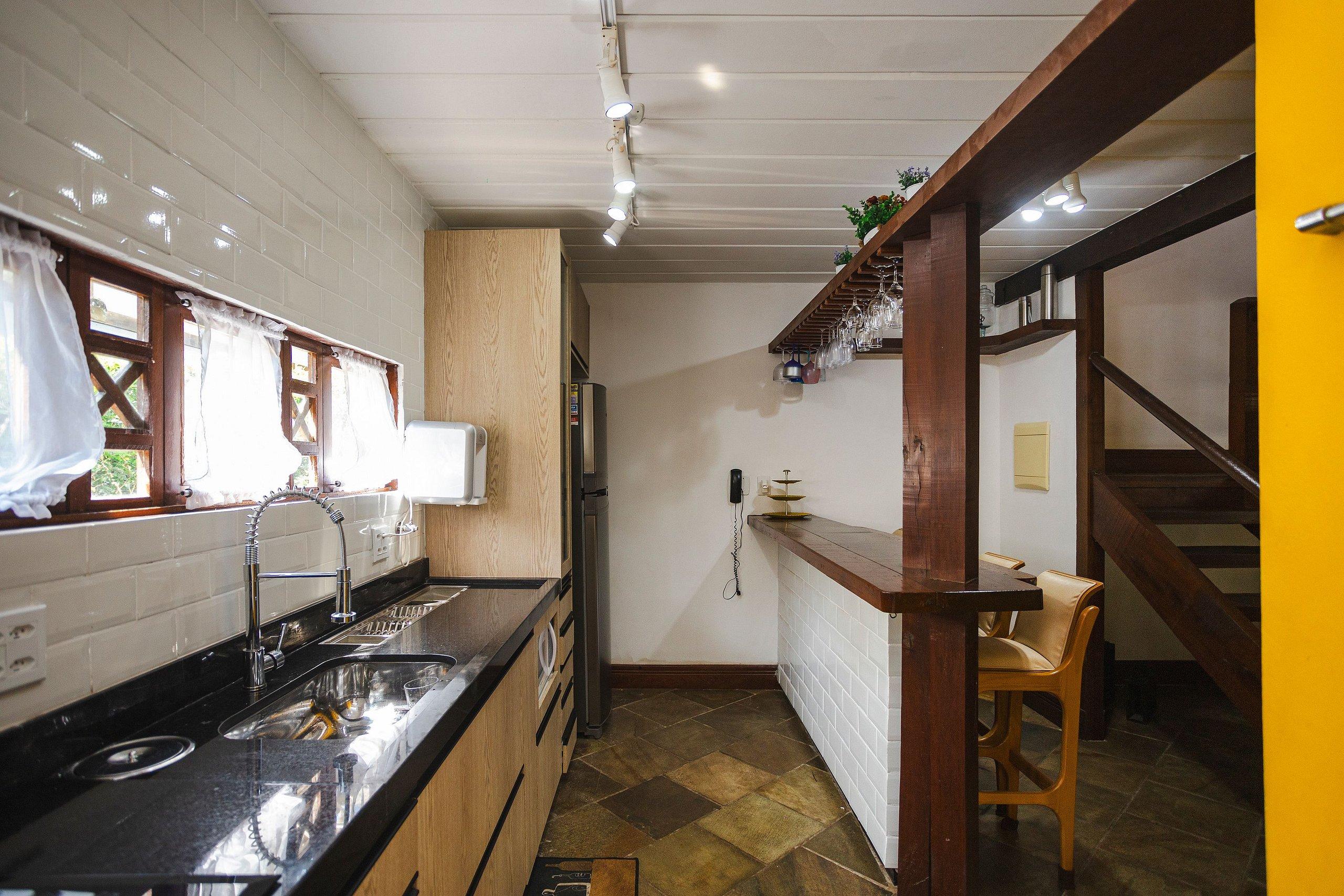 image-housing-carousel