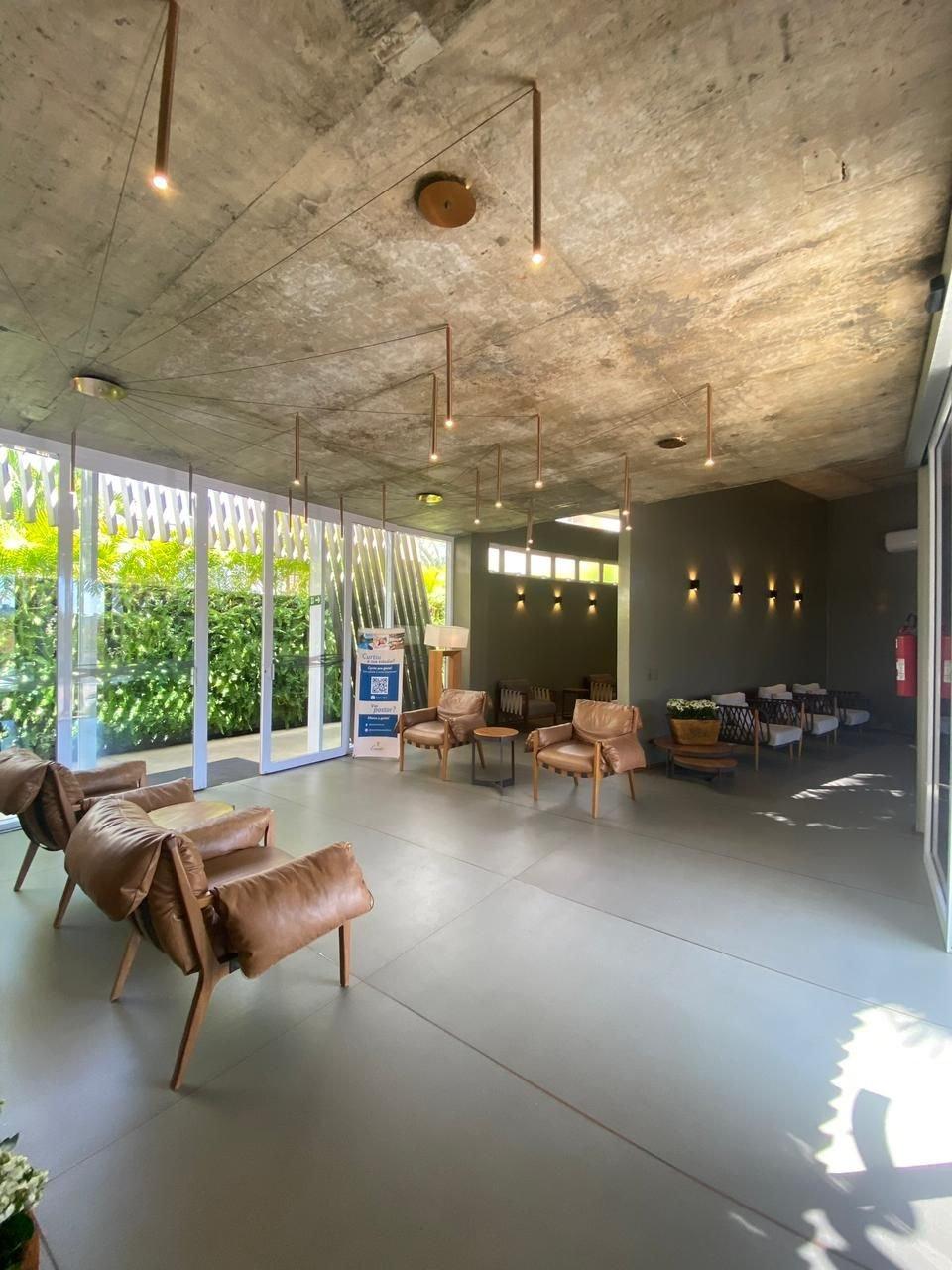 image-housing-carousel