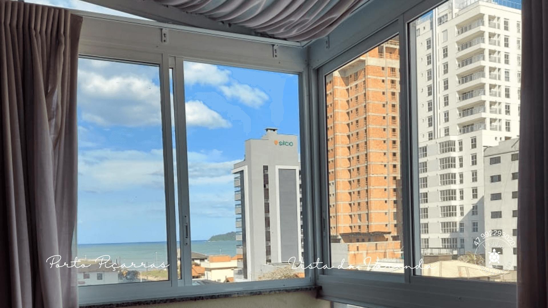 image-housing-carousel