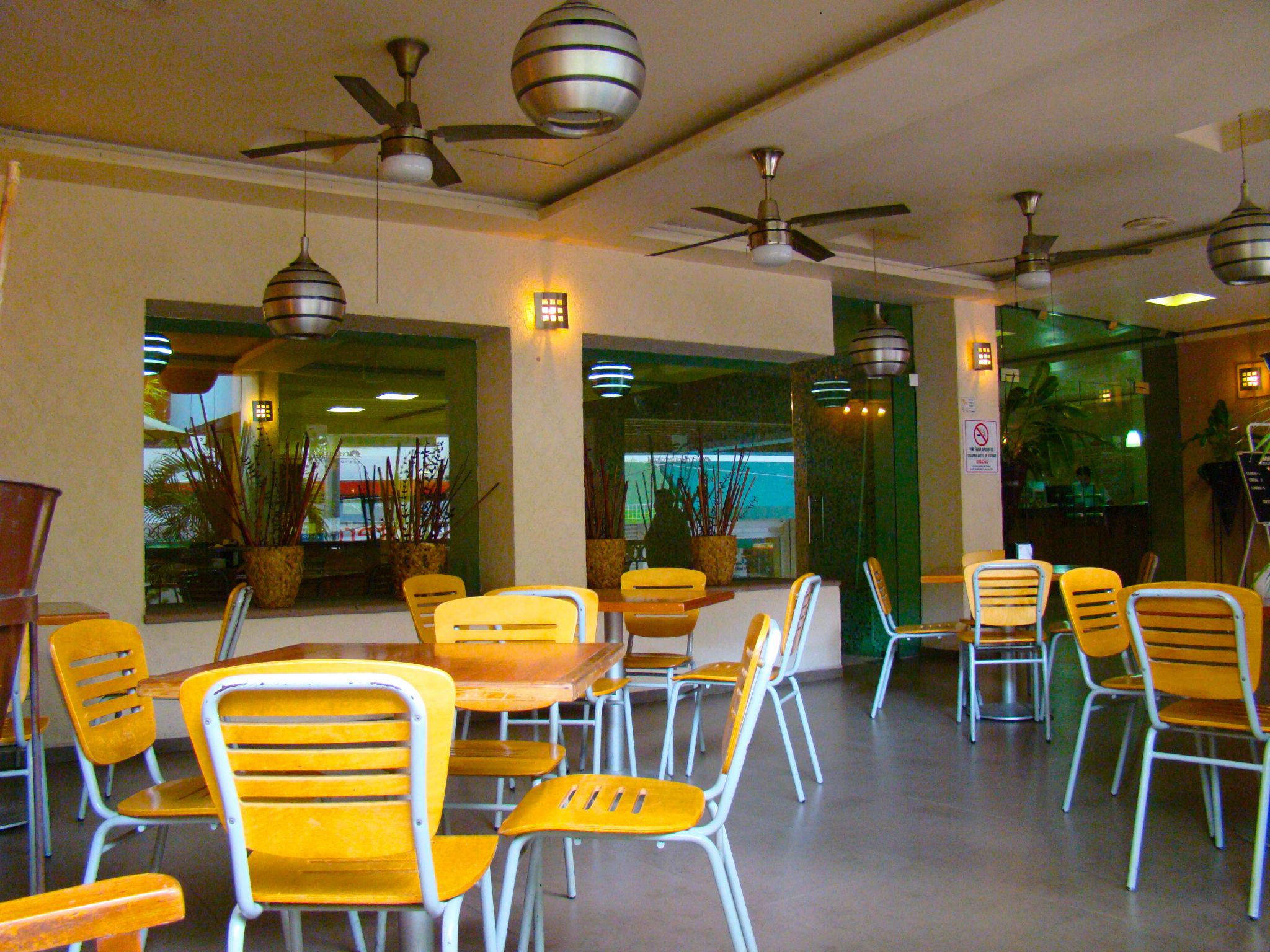 image-housing-carousel