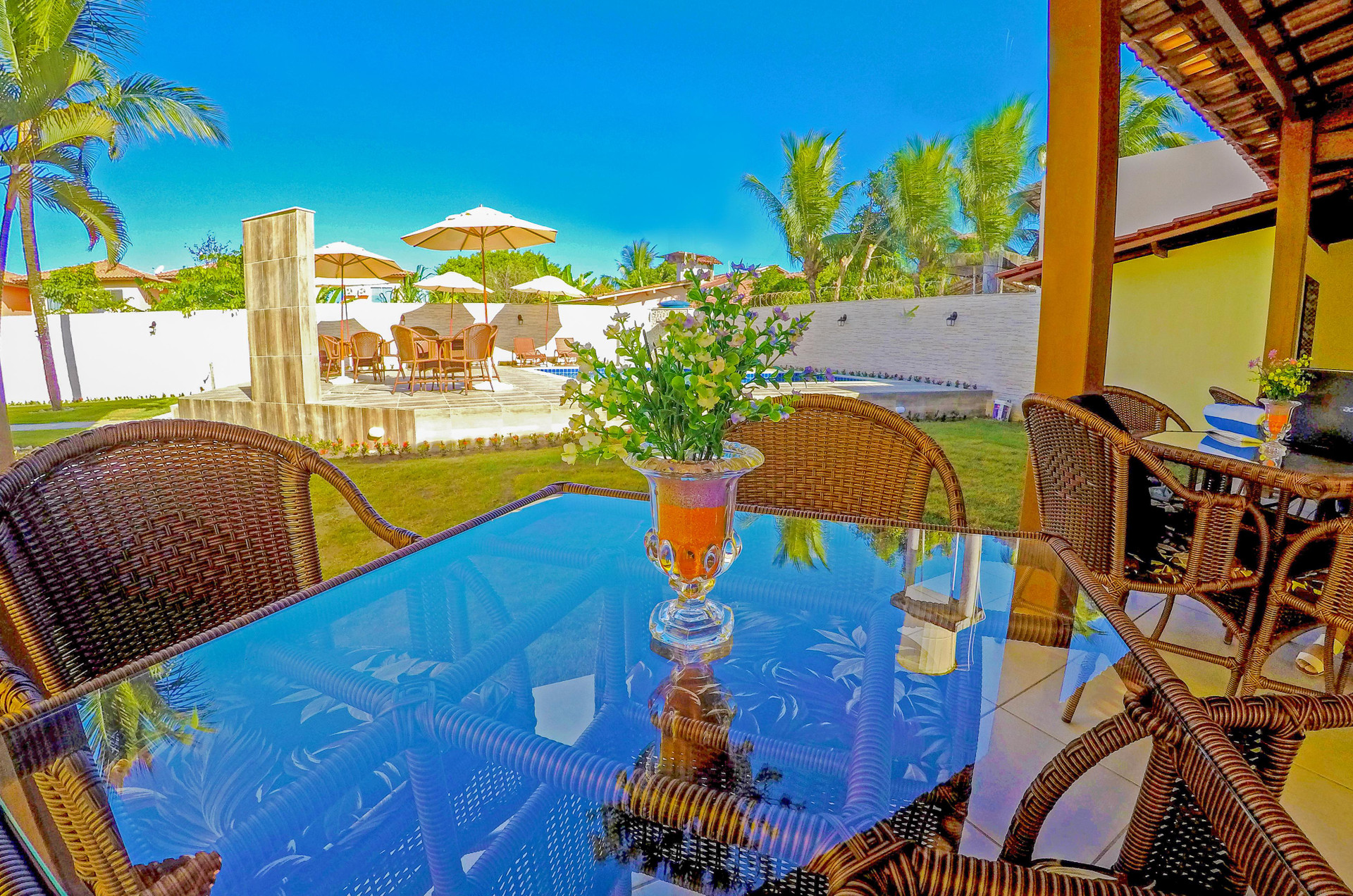image-housing-carousel