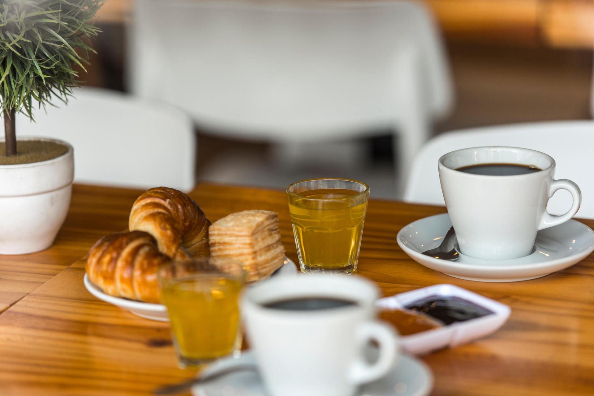 image-housing-carousel