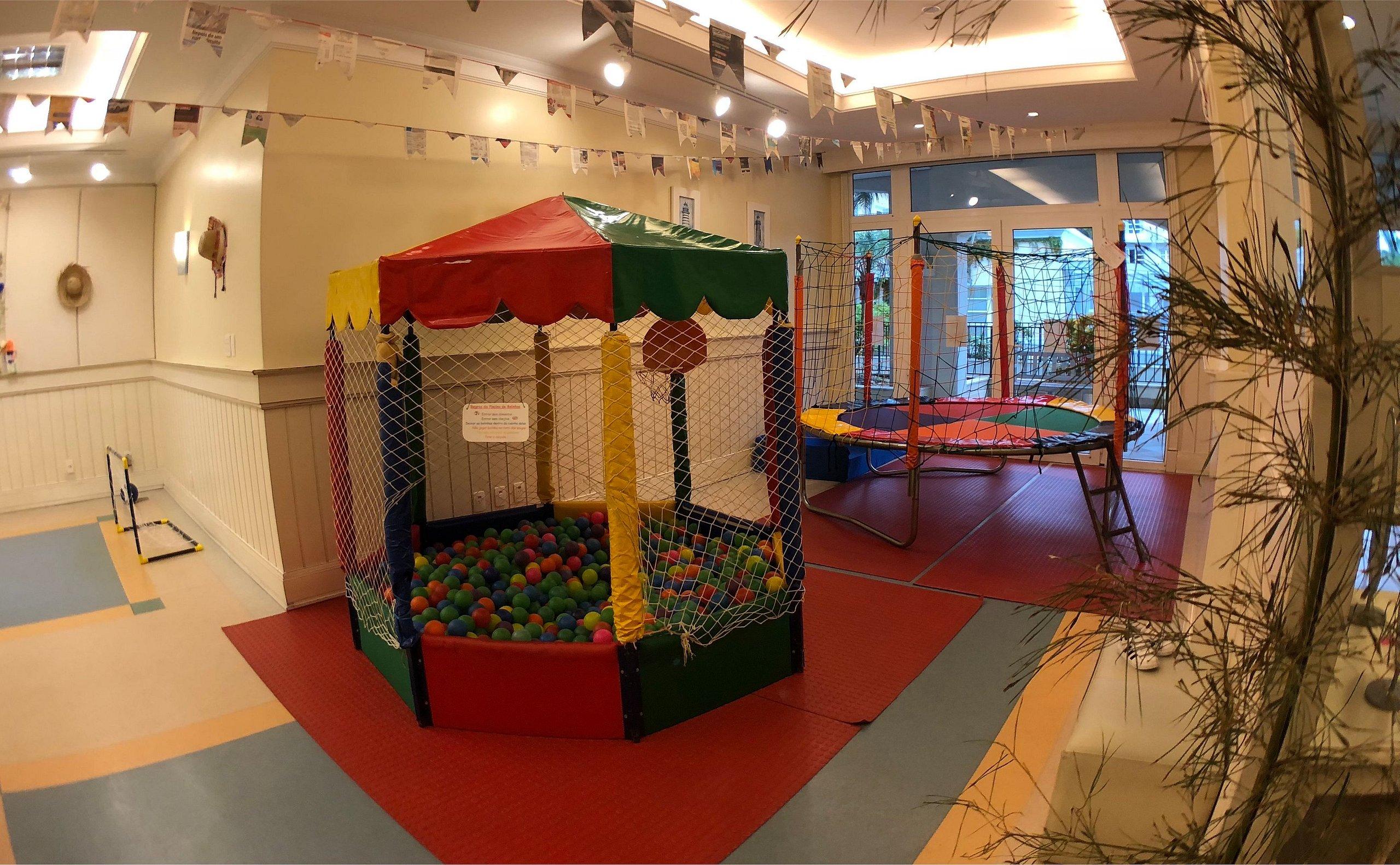 image-housing-carousel