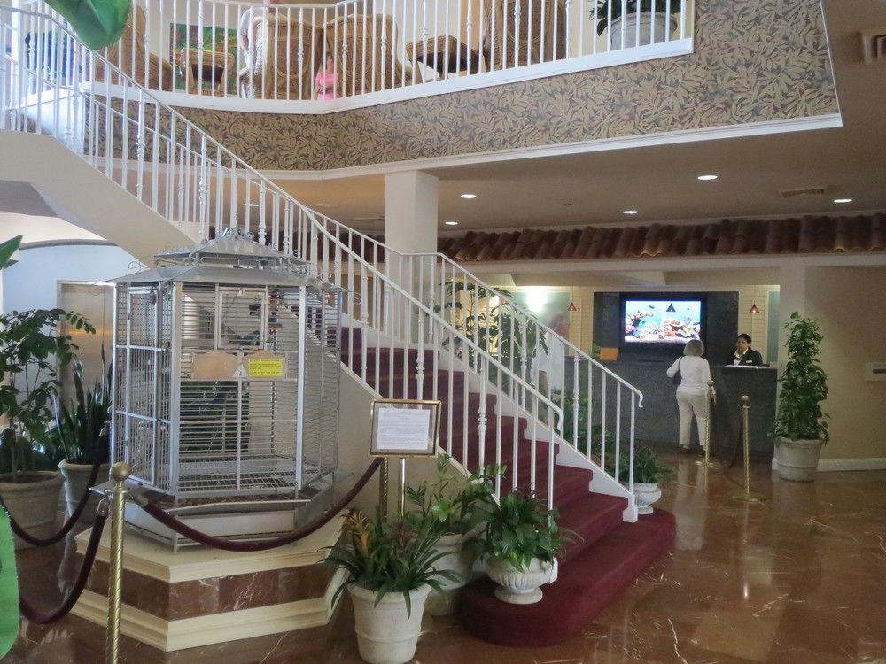 image-housing-carousel