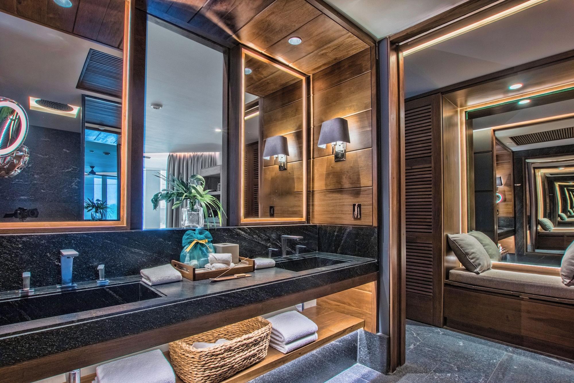 Preferred Club Junior Suite King Ocean View