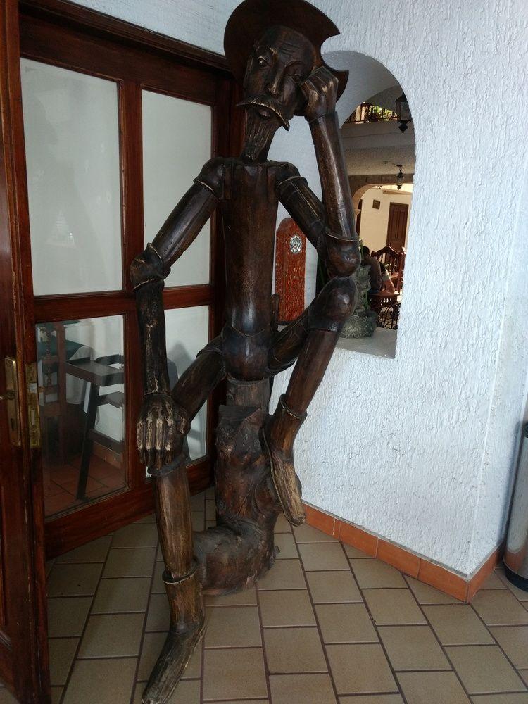 image-housing-carousel