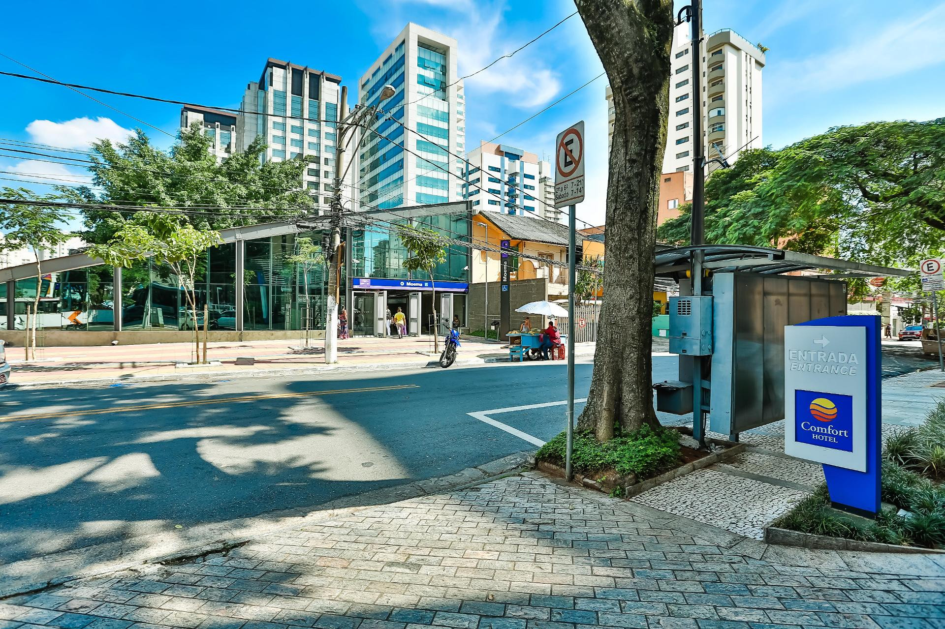image-housing-carousel