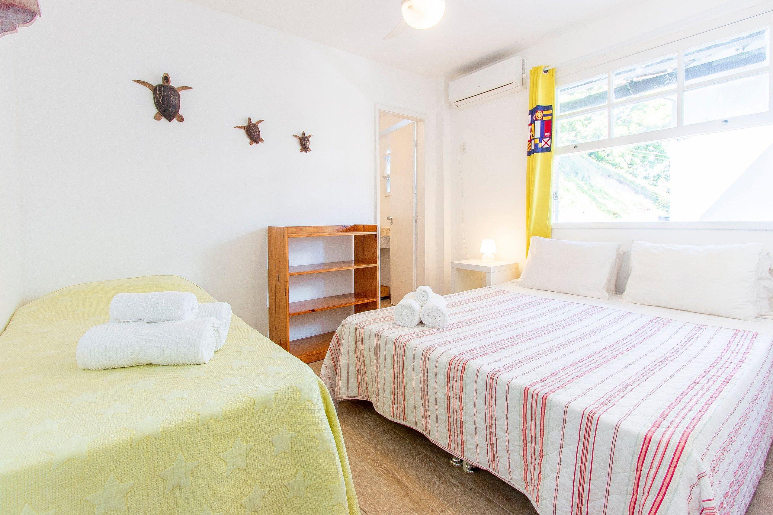 image-housing-carousel