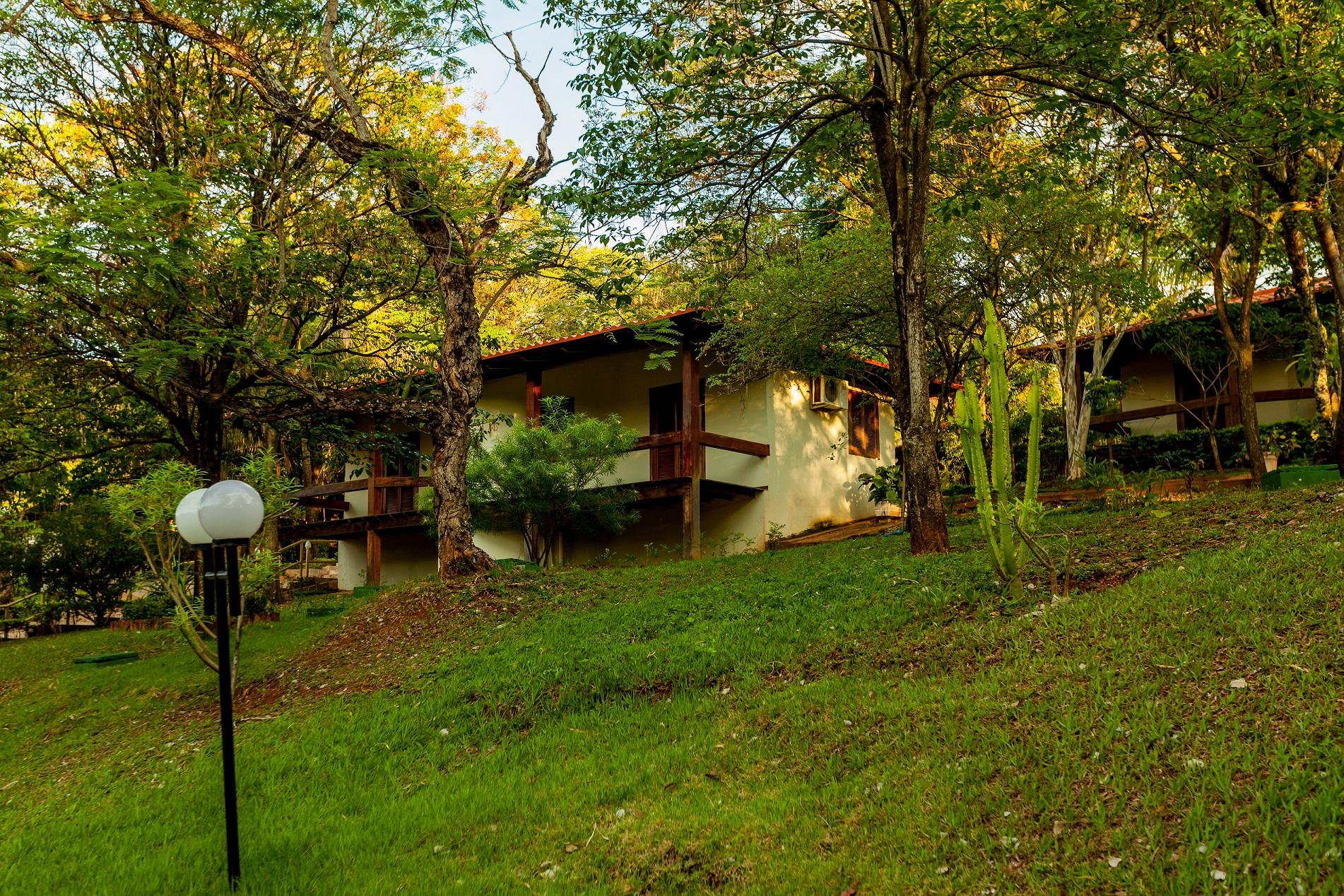 image-housing-carousel