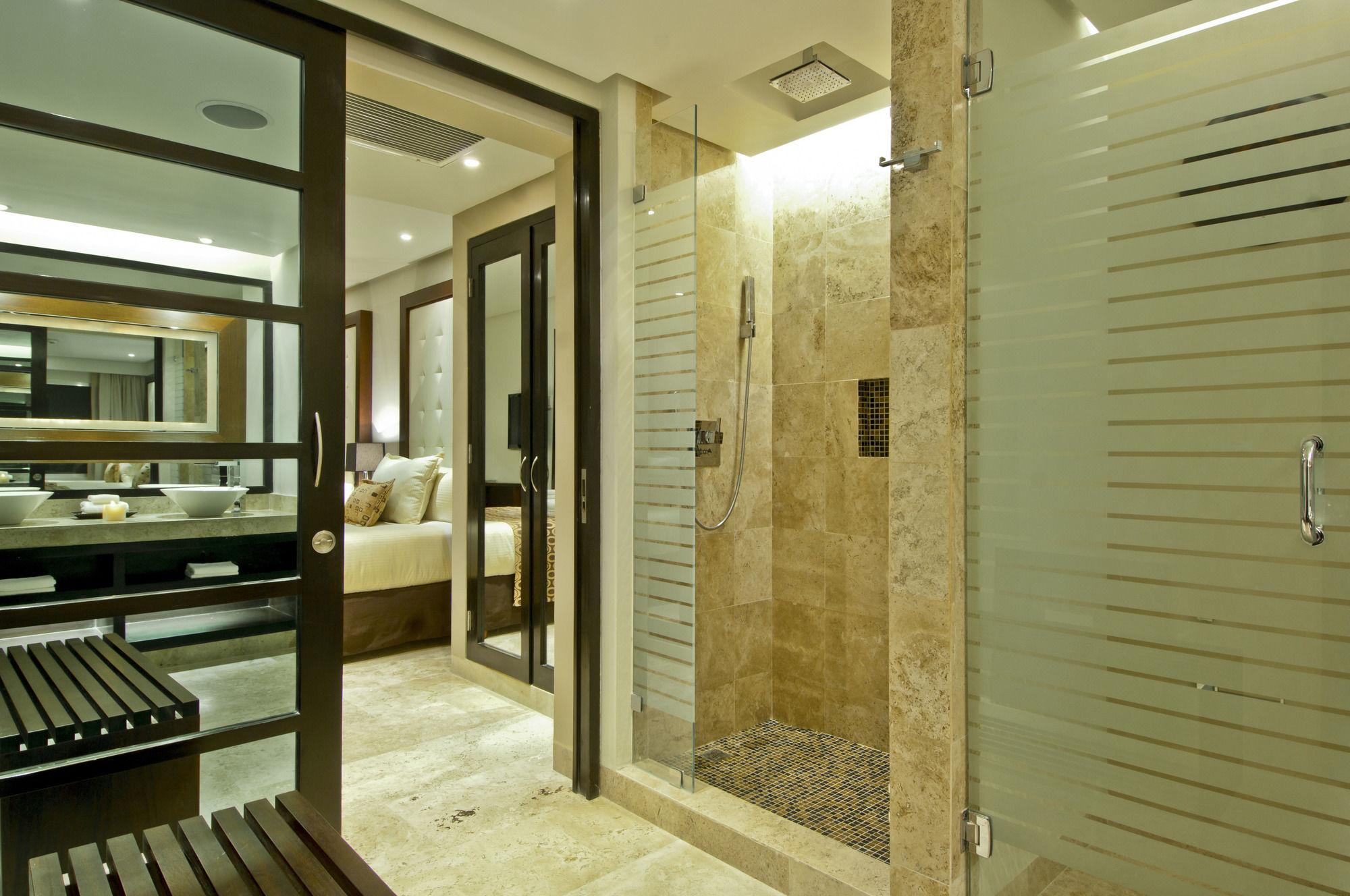 Family Concierge Suite Nature View