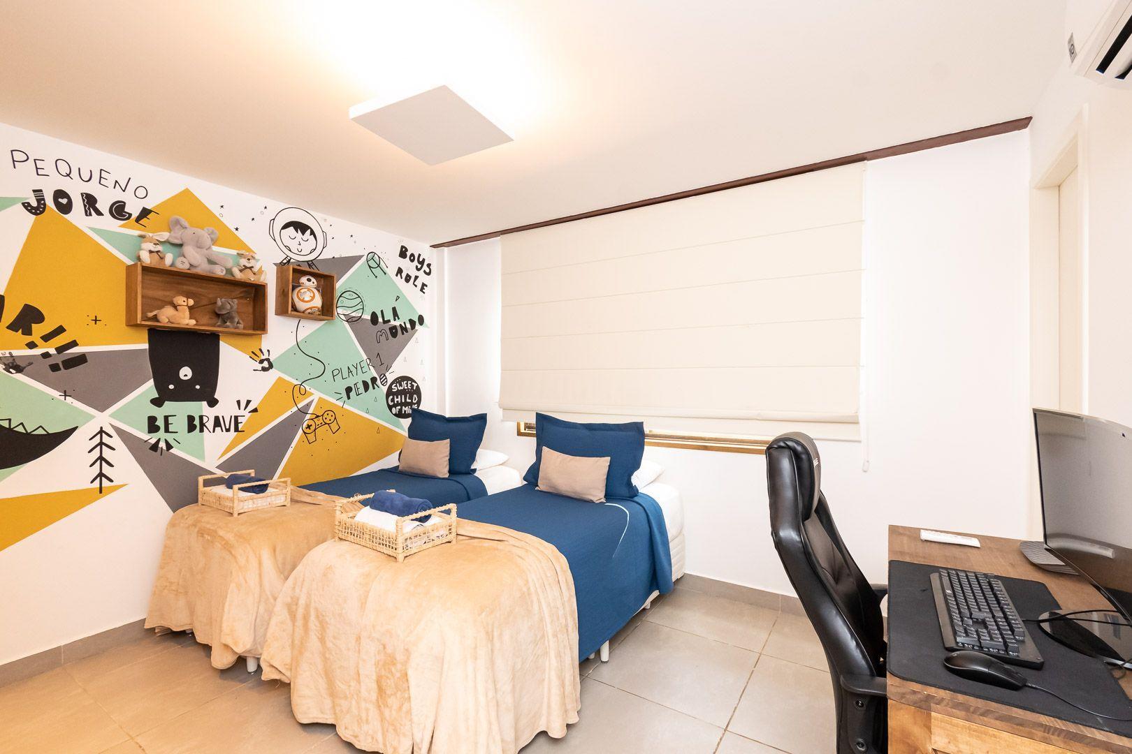 image-housing-carousel