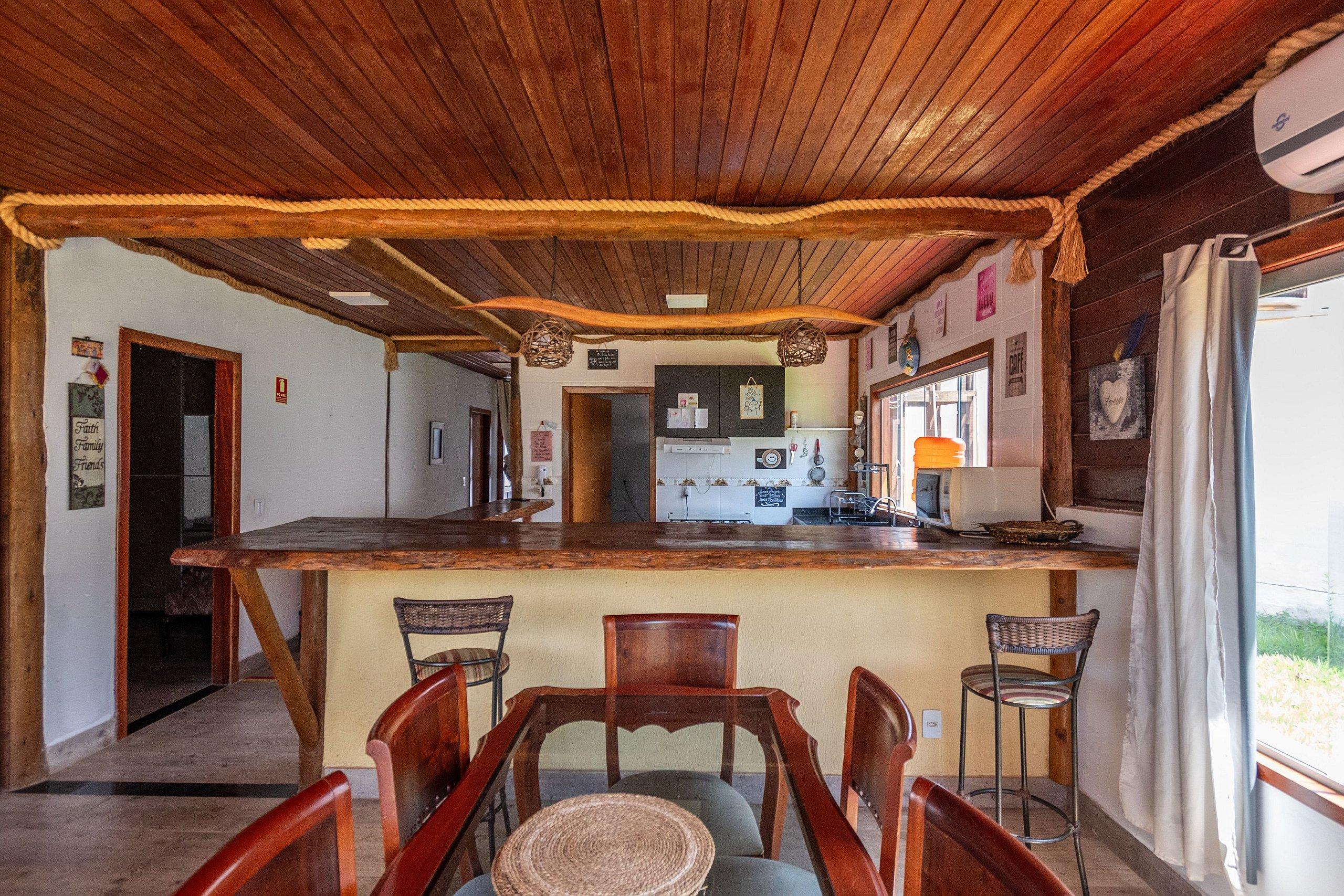 image-housing-carousel