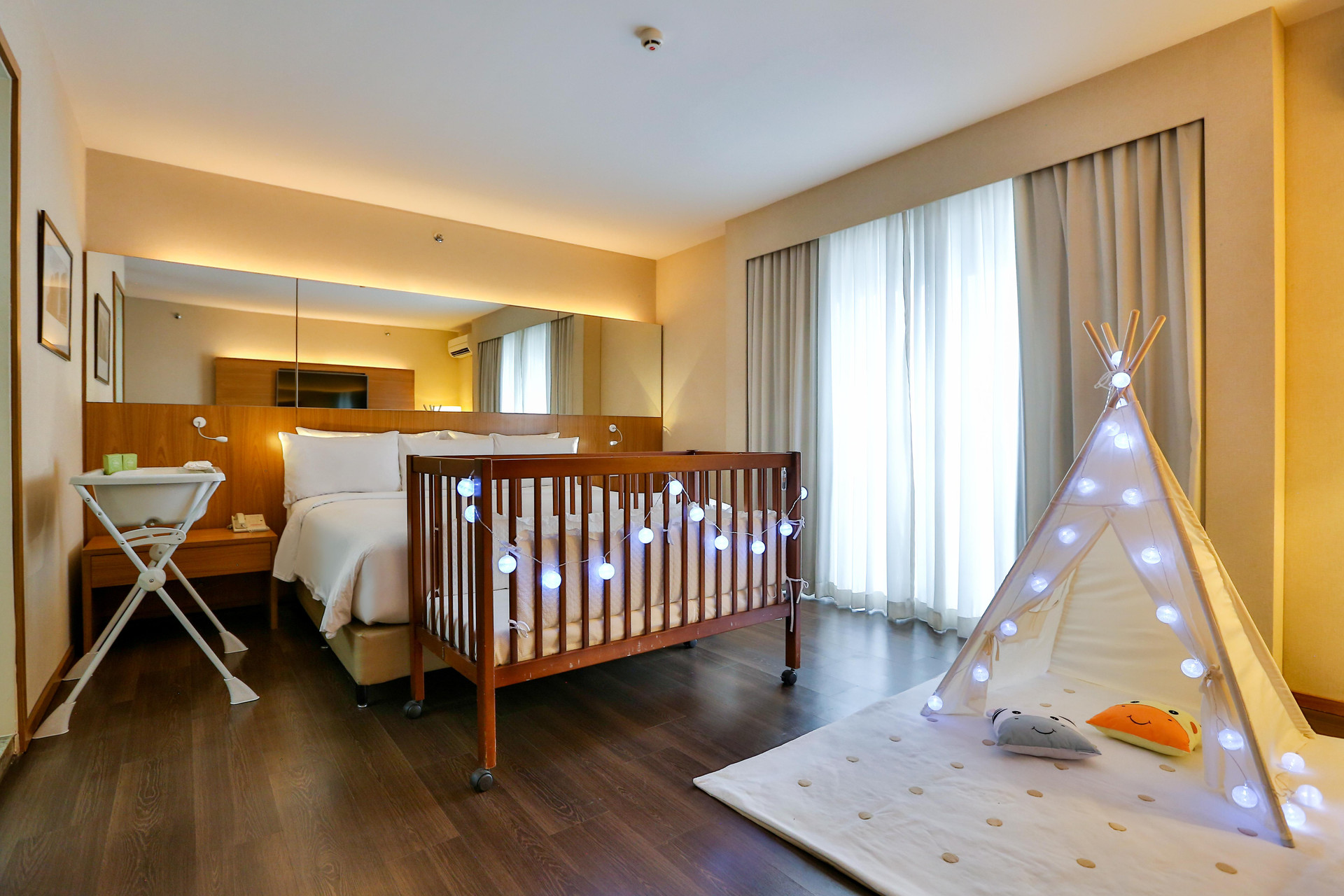 image-housing-carousel