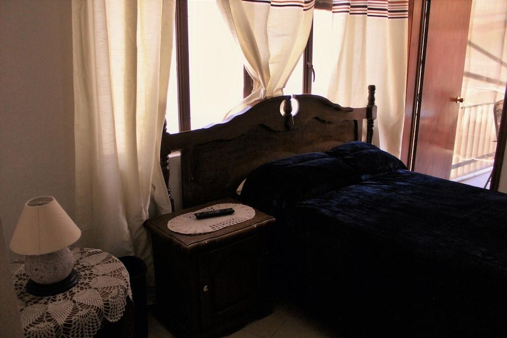 image-housing-carousel