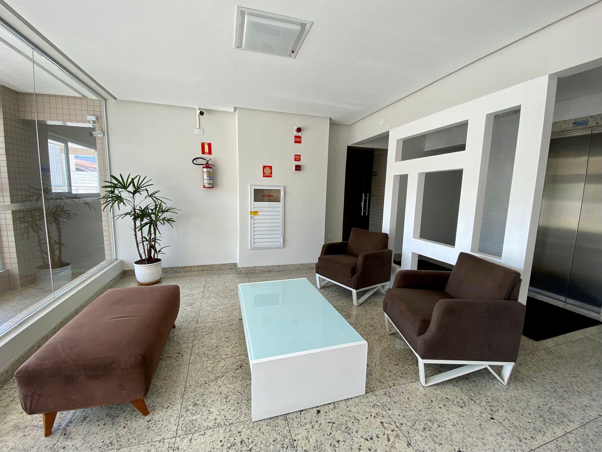 image-housing-carousel