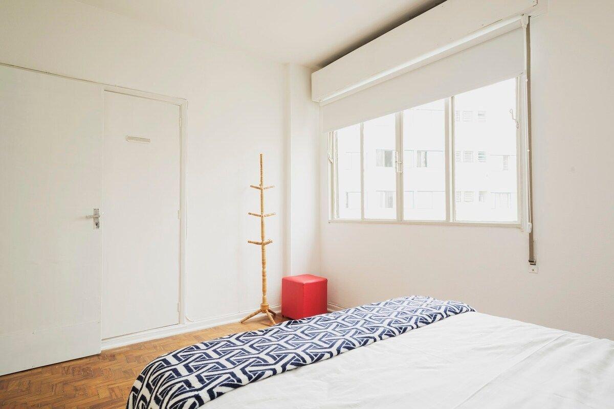 image-housing-carousel