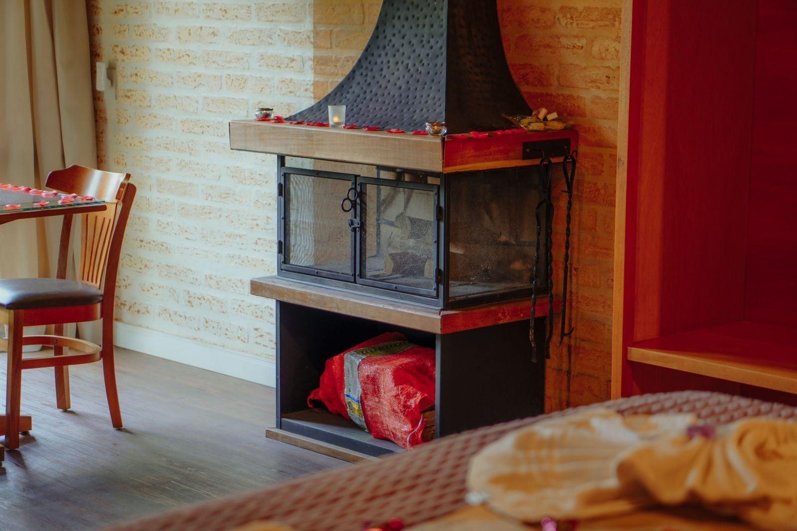 image-housing-carousel