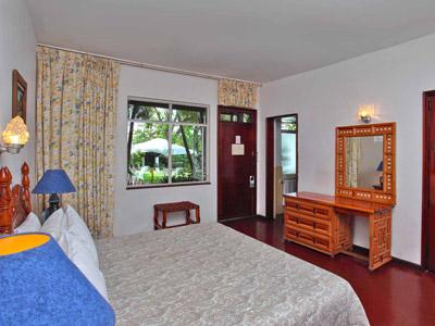 image-housing-carousel
