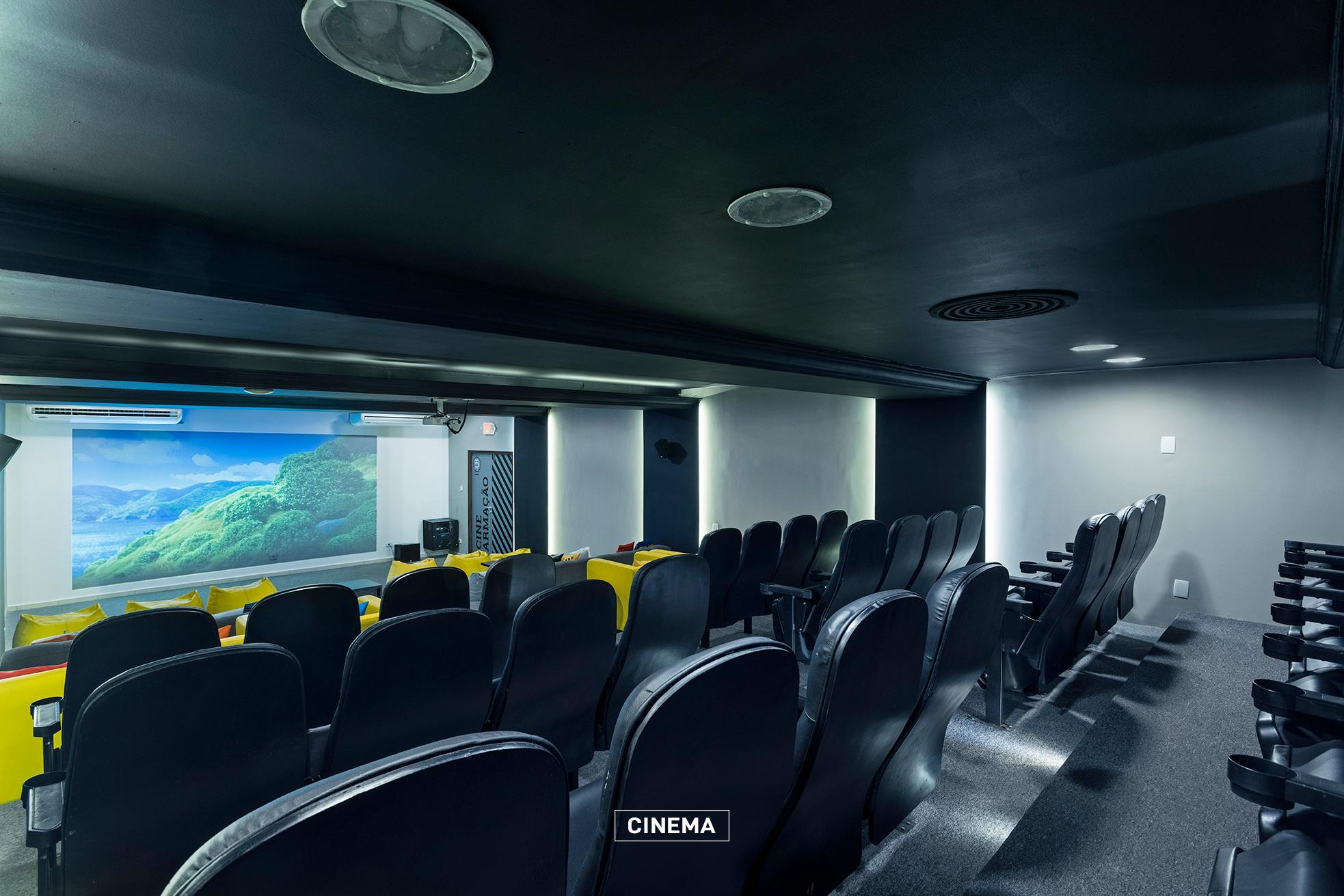 image-housing-carousel