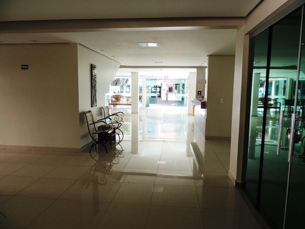 image-housing-carousel