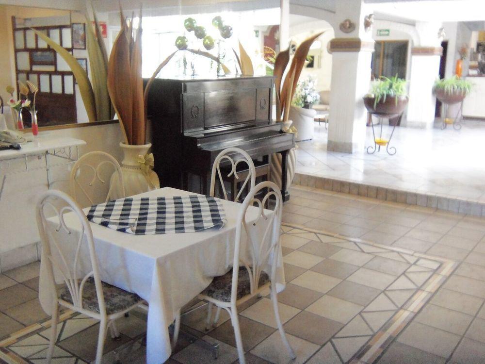 image-housing-carousel