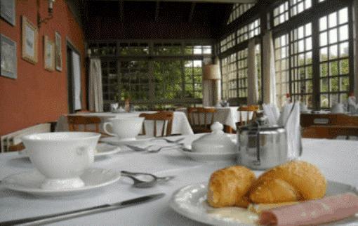 image-housing-carousel