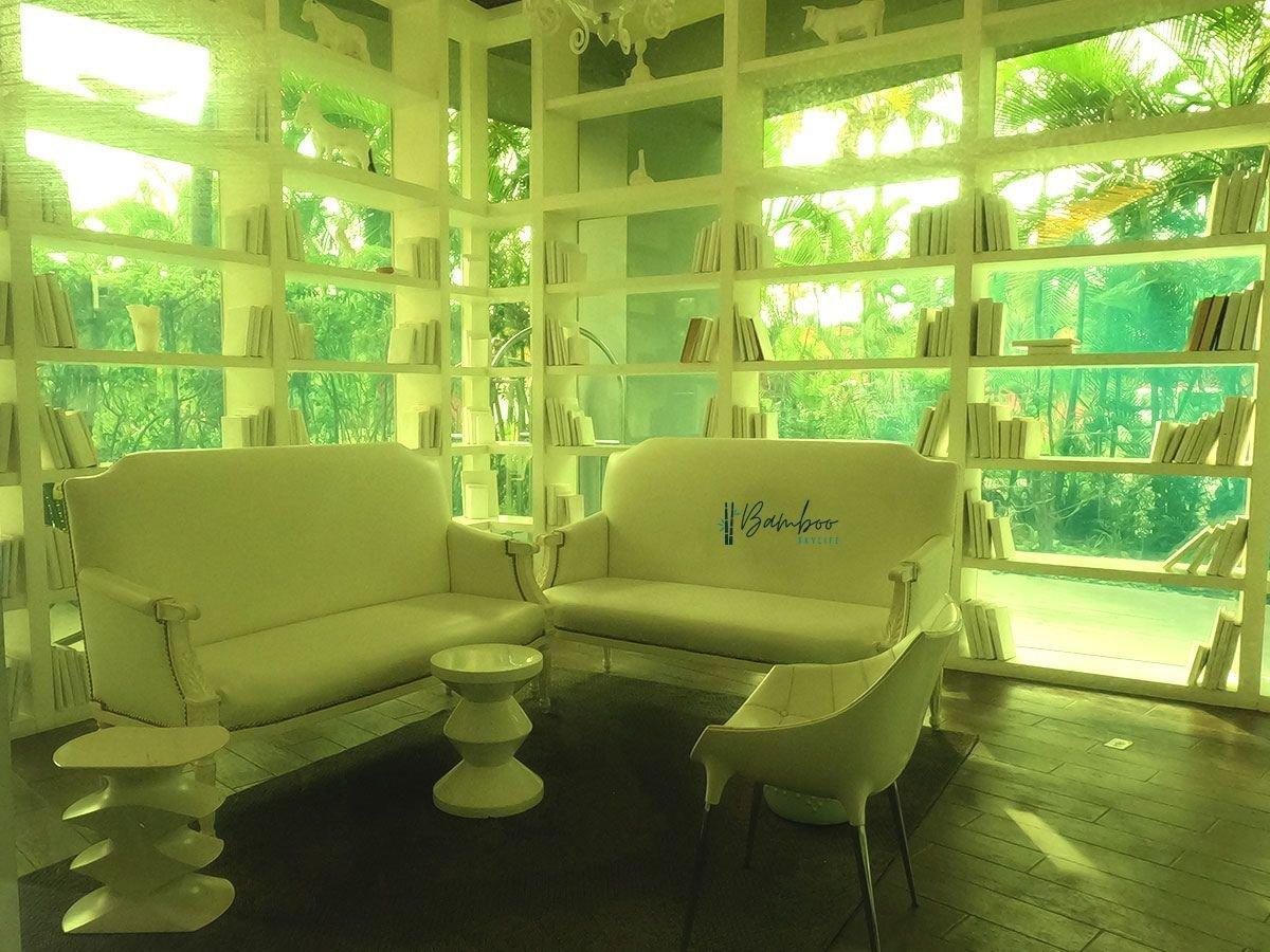 image-housing-carousel