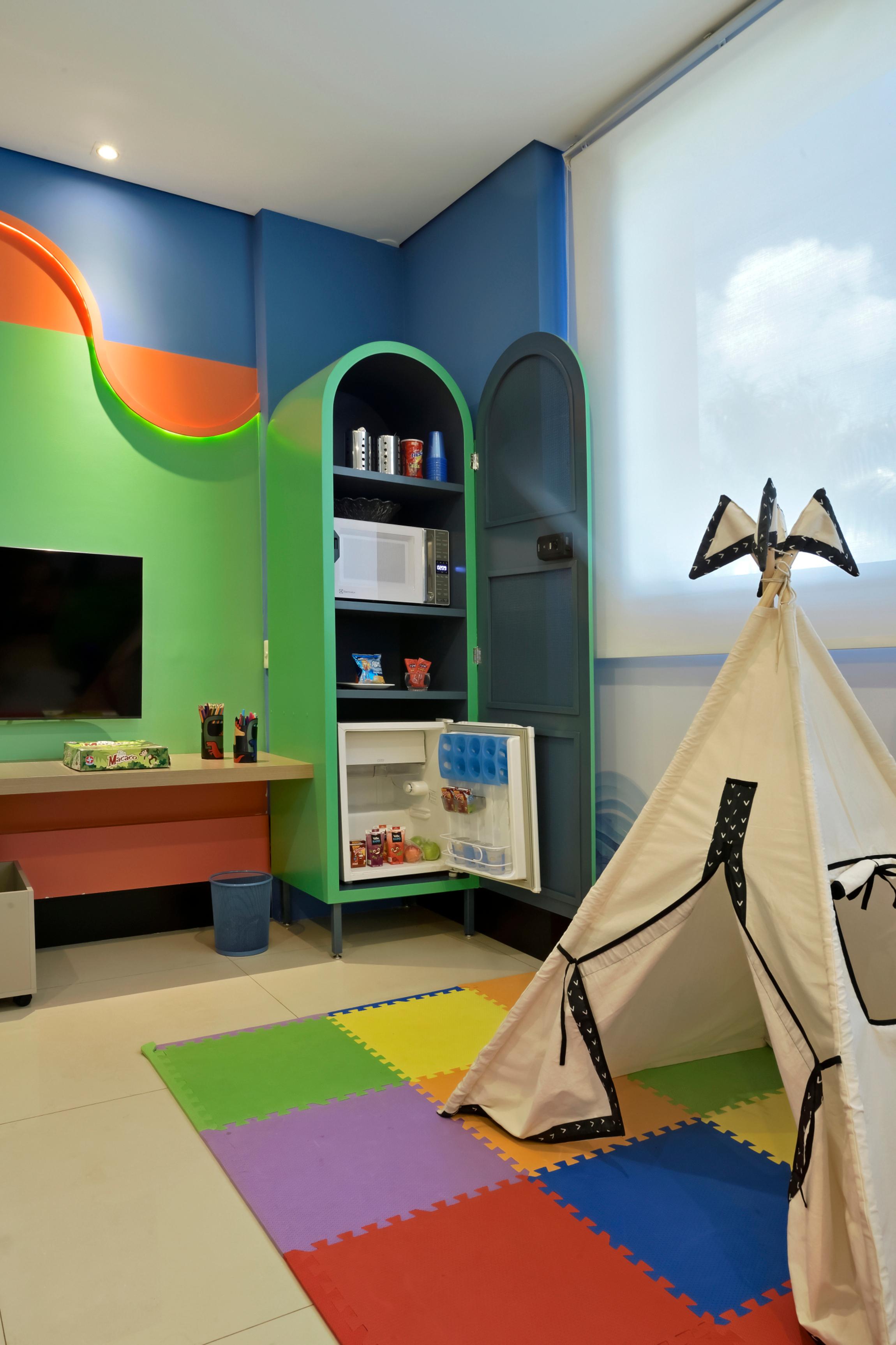 image-housing-carousel