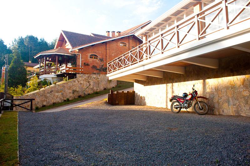 image-housing-carousel