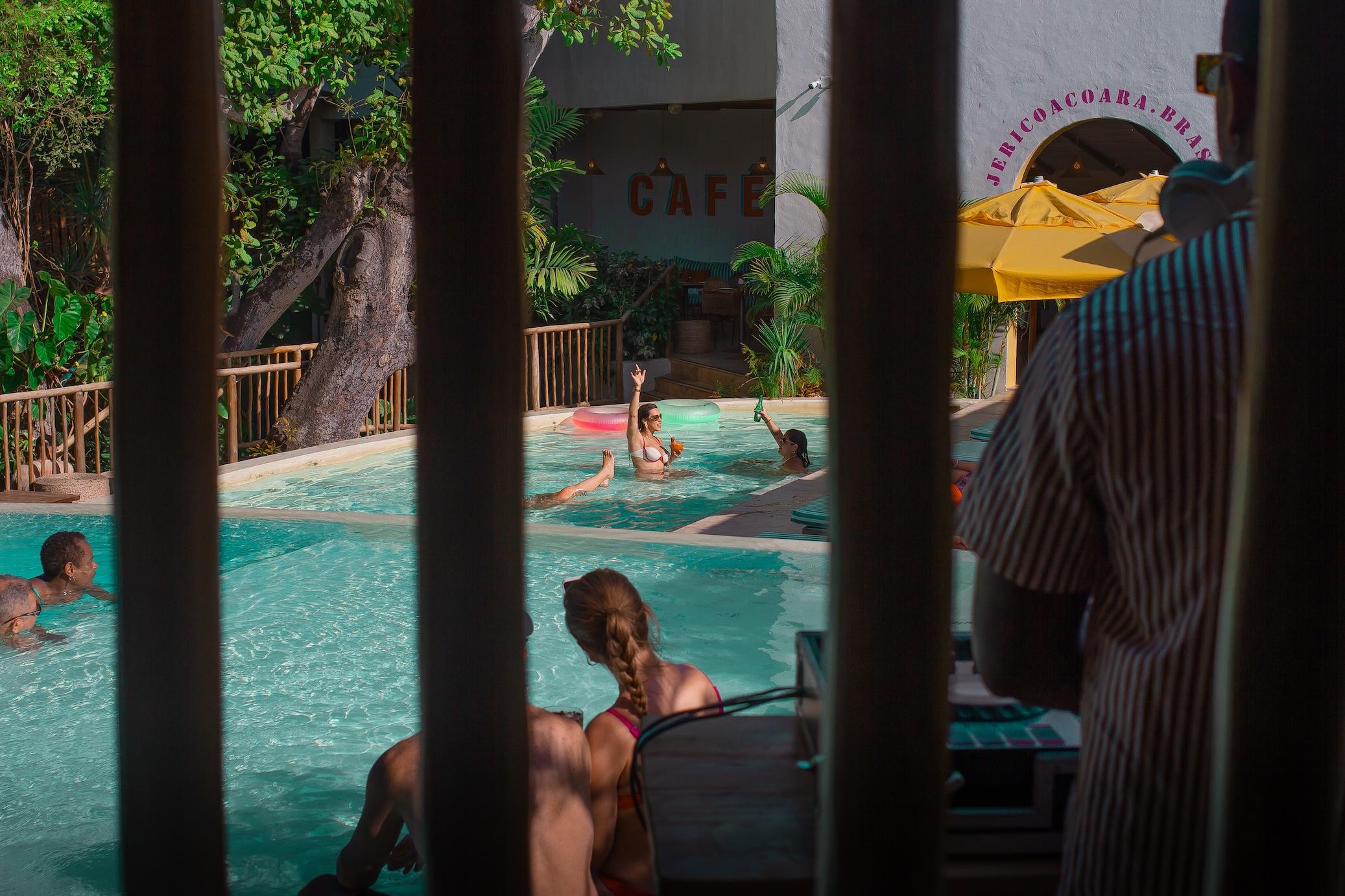image-housing-carousel