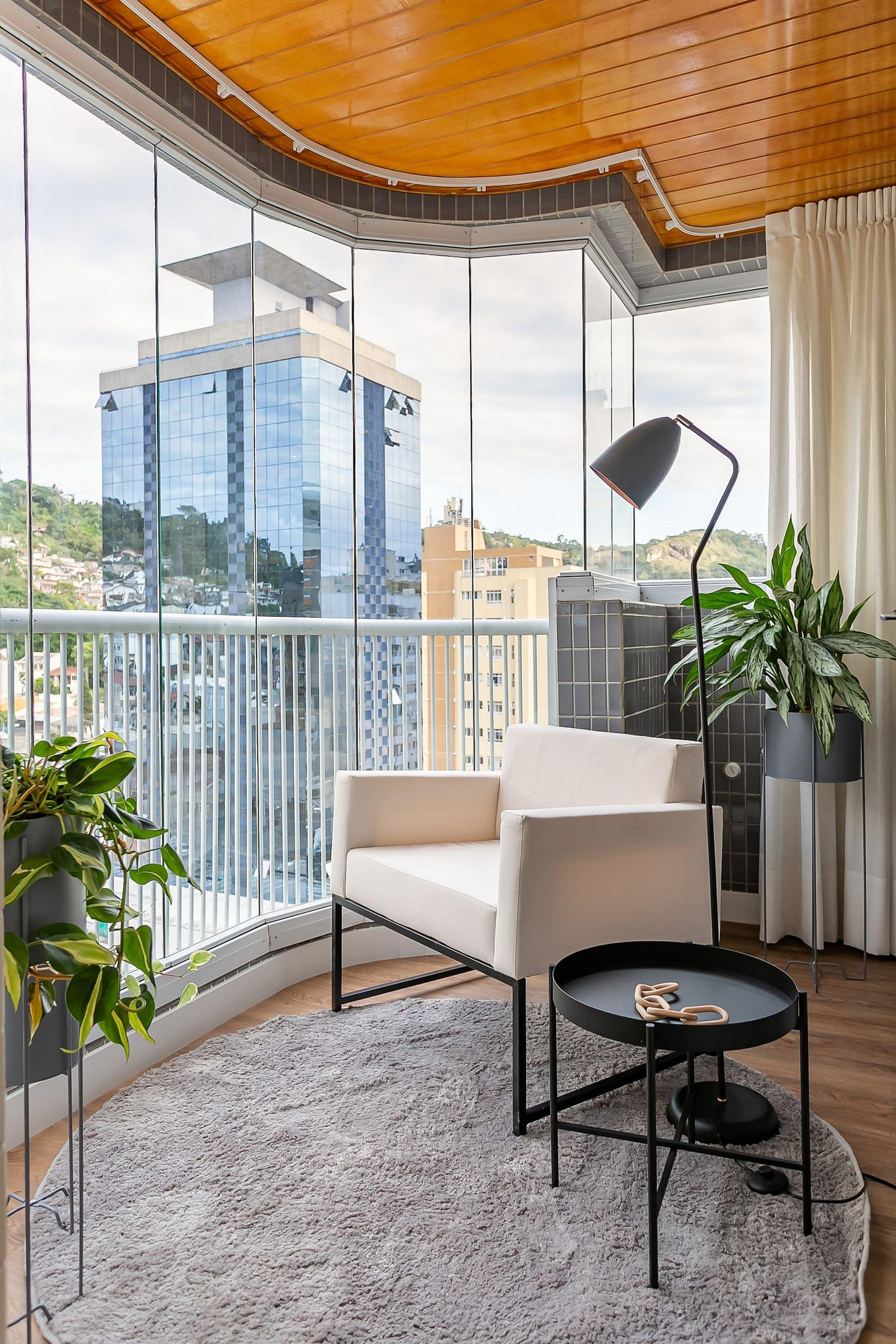 image-housing-carousel