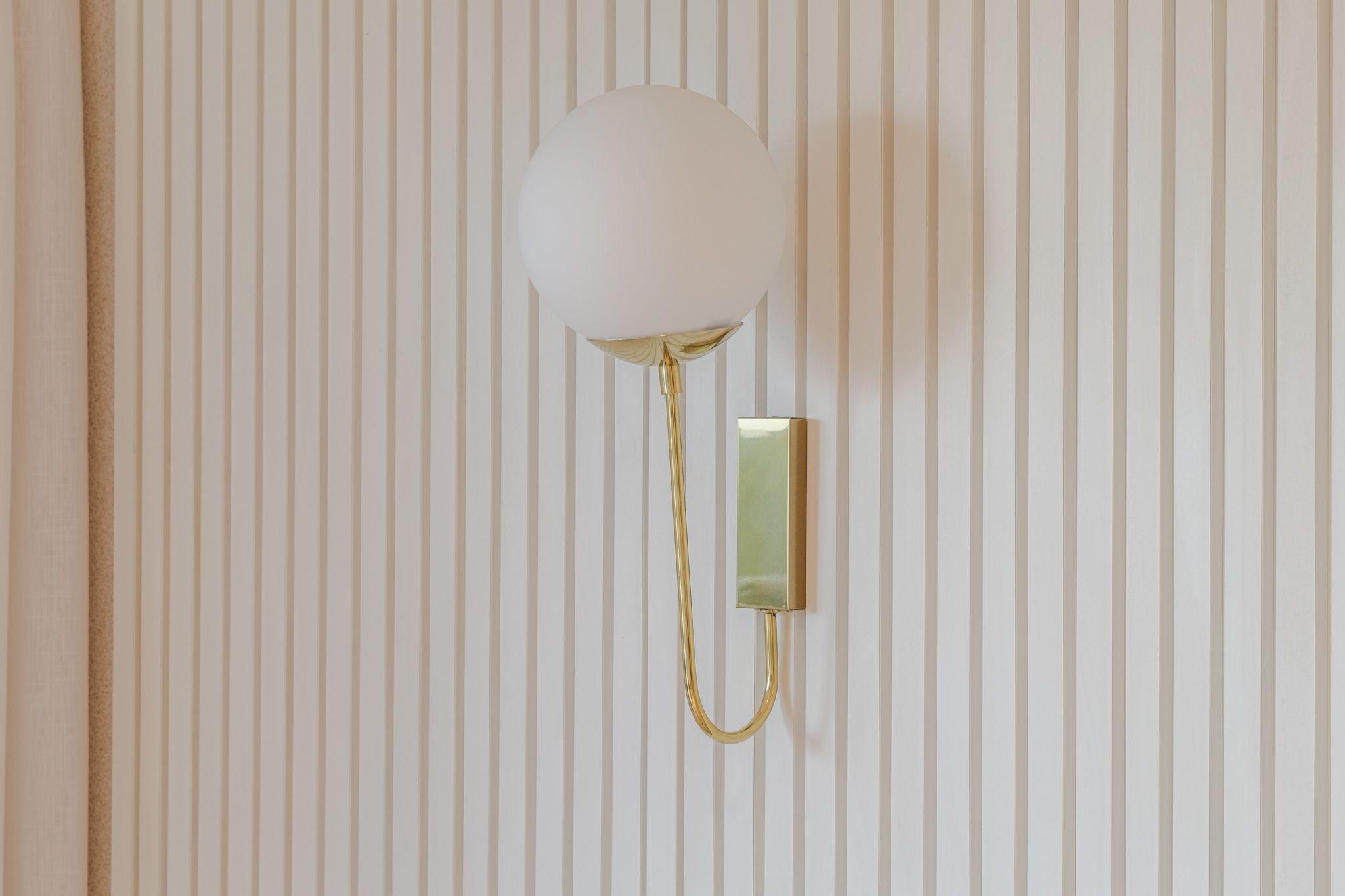 image-housing-carousel