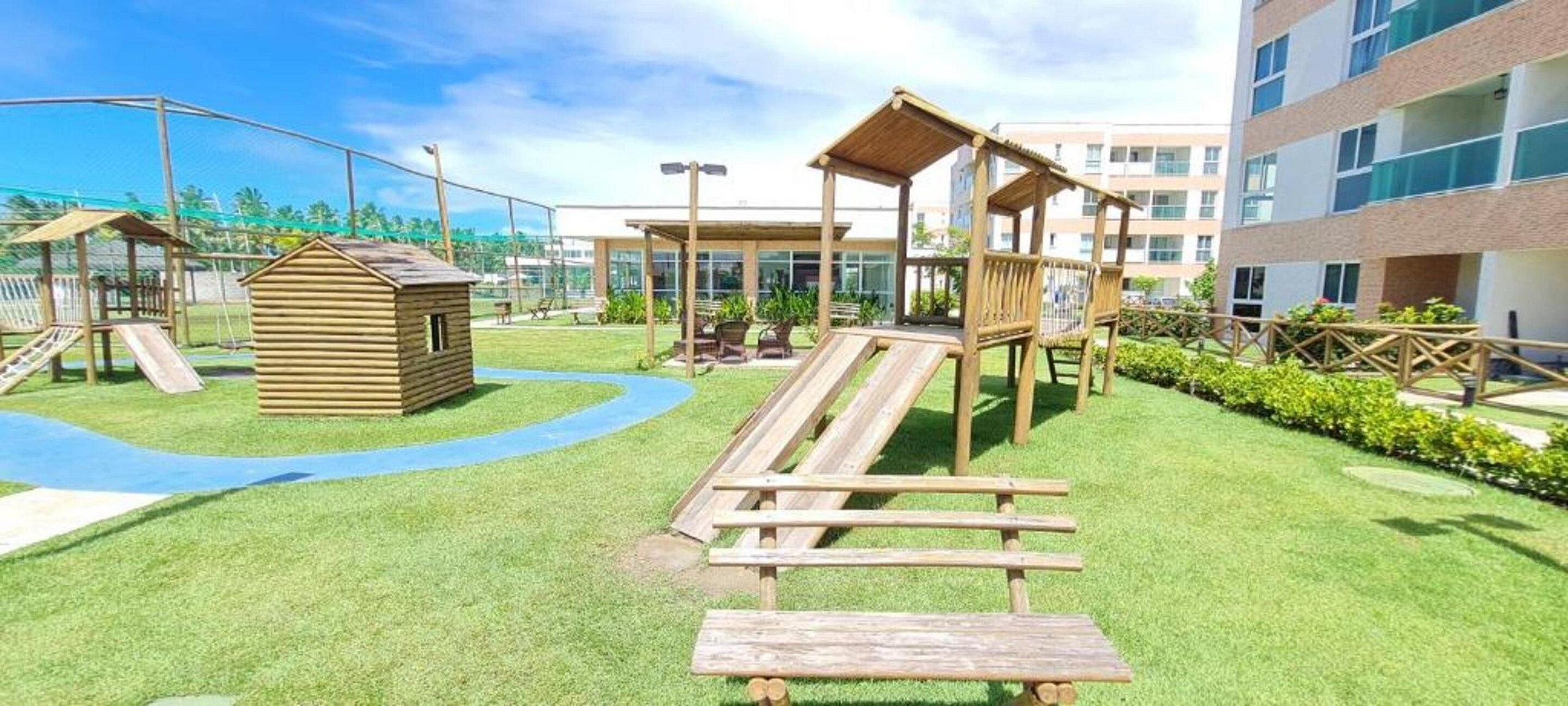image-housing-carousel