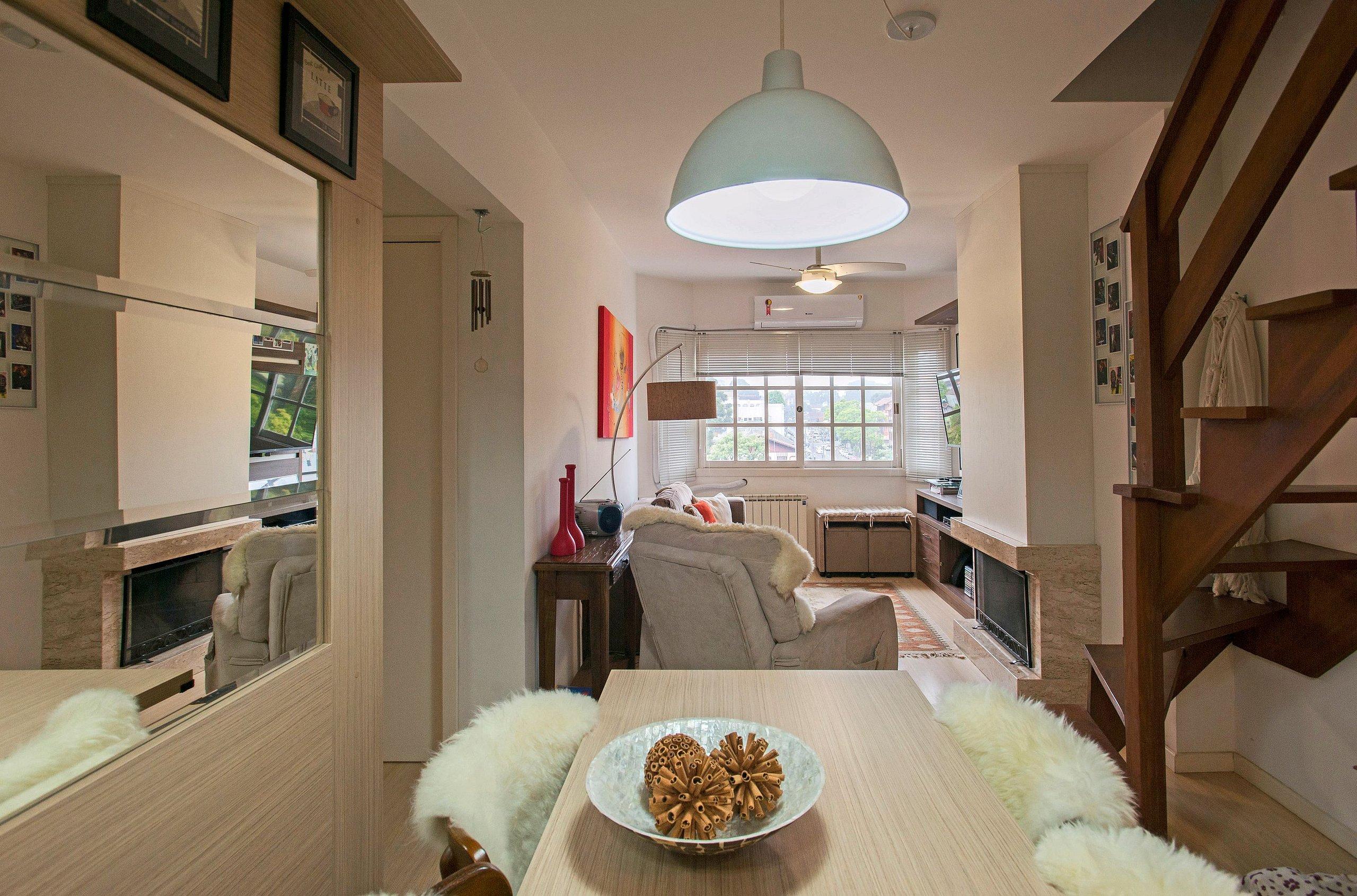 image-housing-carousel