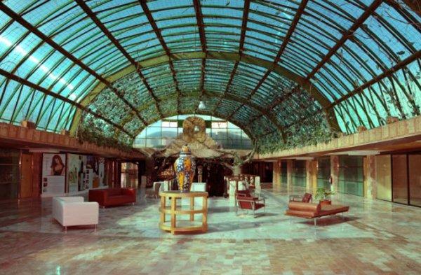 image-housing-carousel