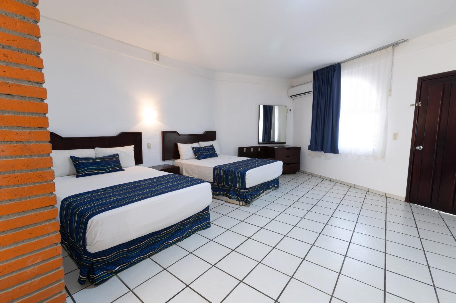 Habitación Doble Estándar con Vista a la Piscina