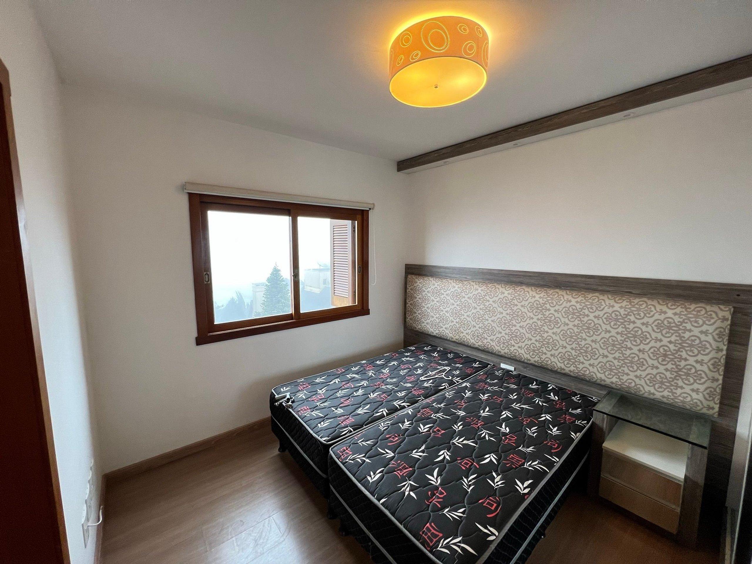 image-housing-carousel