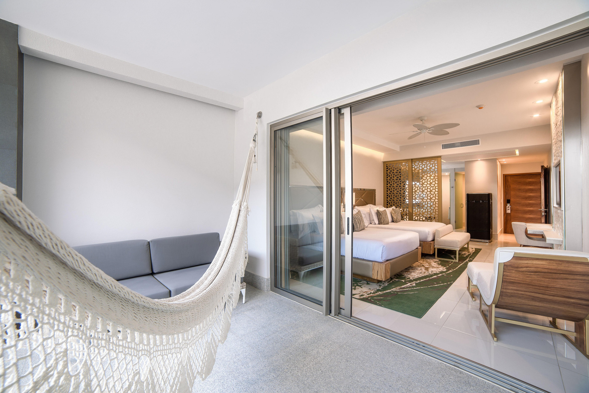 Junior Suite 2 Queen Beds